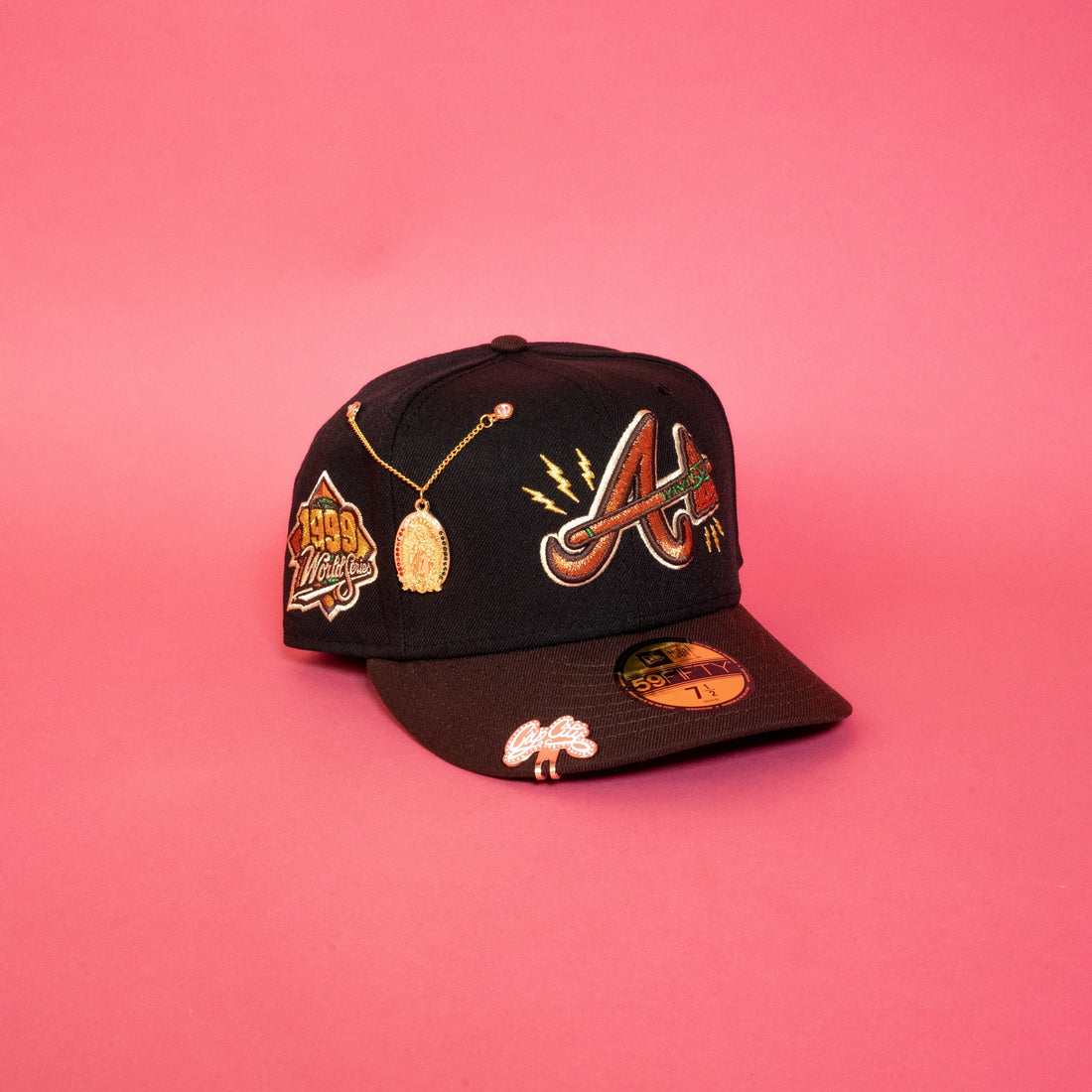 NEW ERA 59FIFTY BLACK/ BROWN ATLANTA BRAVES W/ 1999 WORLD SERIES SIDE