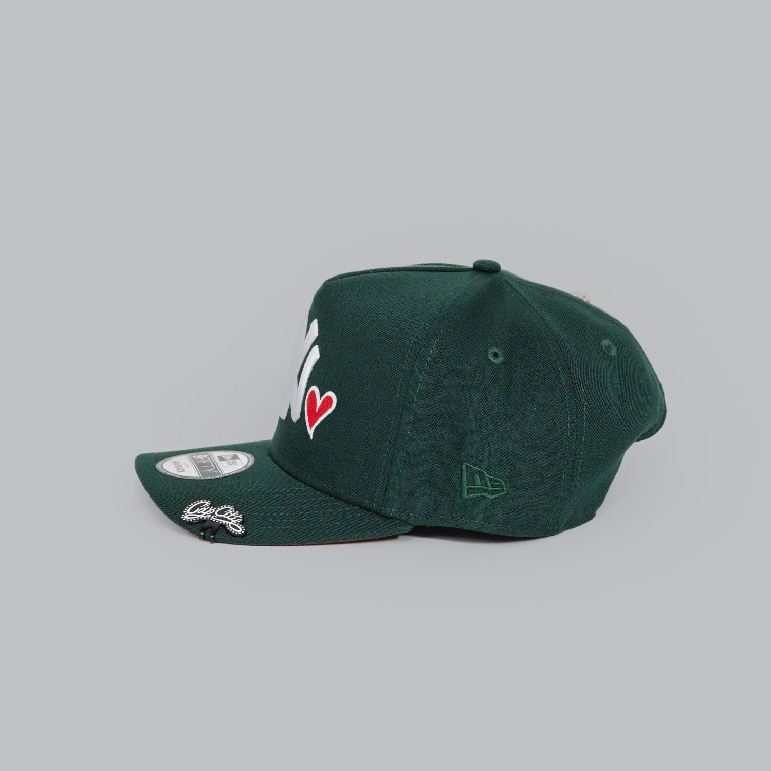NEW ERA EXCLUSIVE 9FIFTY A-FRAME FOREST GREEN NEW YORK YANKEES SNAPBACK W/ RED HEART + 2009 WORLD SERIES SIDE PATCH