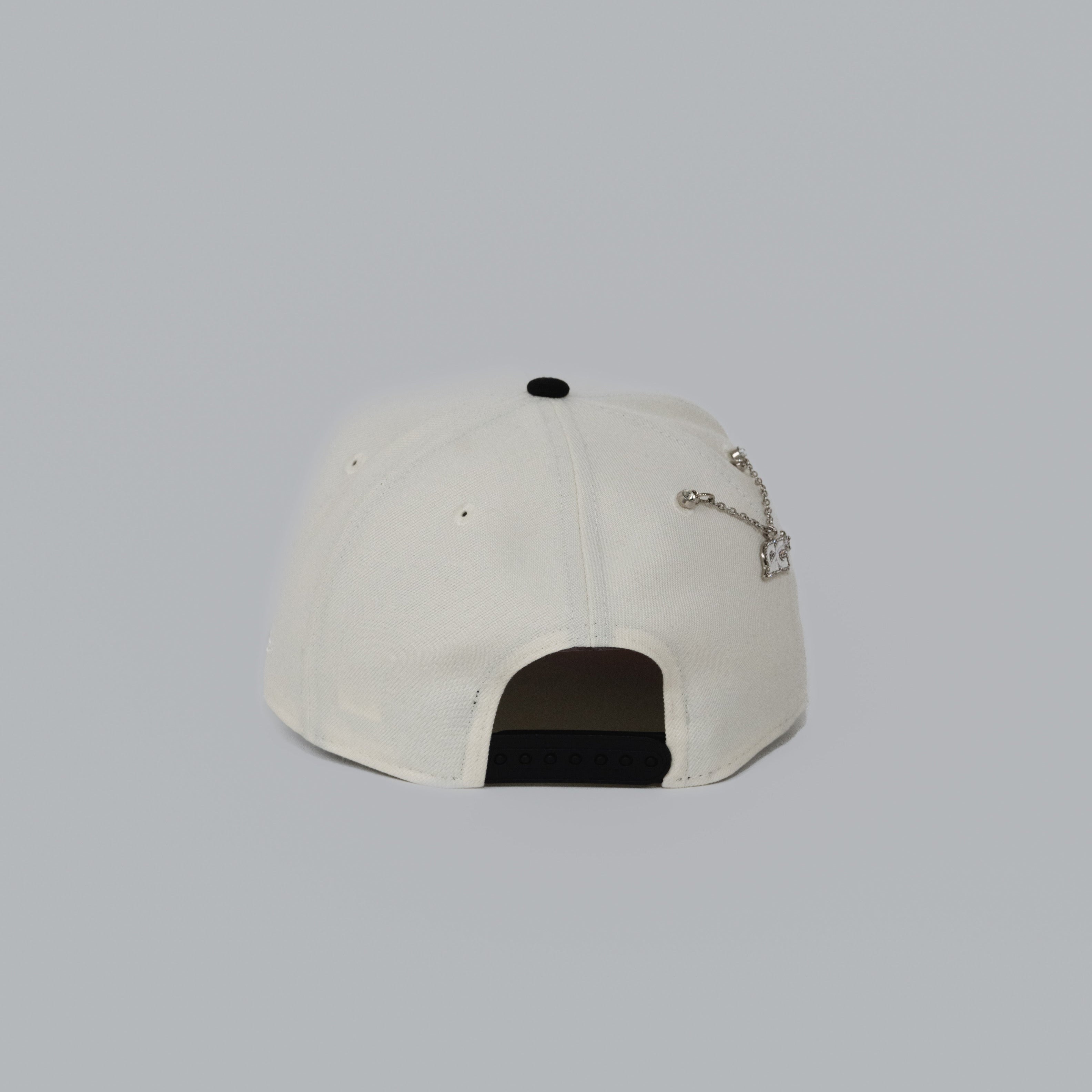 New Era Exclusive 9FIFTY A-FRAME Chrome/ Black Atlanta Braves Snapback