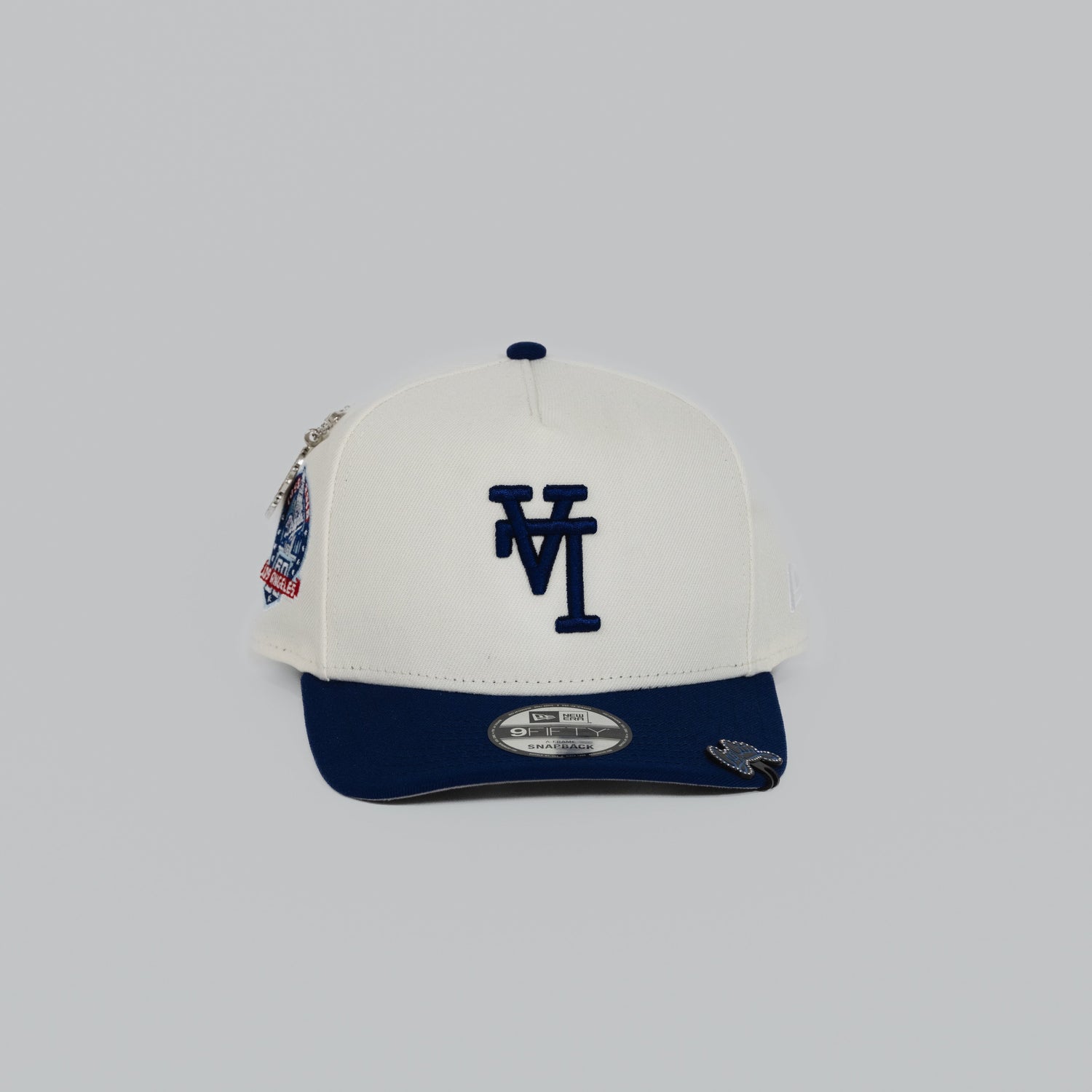 NEW ERA EXCLUSIVE 9FIFTY A-FRAME CHROME/ BLUE UPSIDE DOWN LOS ANGELES DODGERS W/ 60TH ANNIVERSARY SIDE PATCH