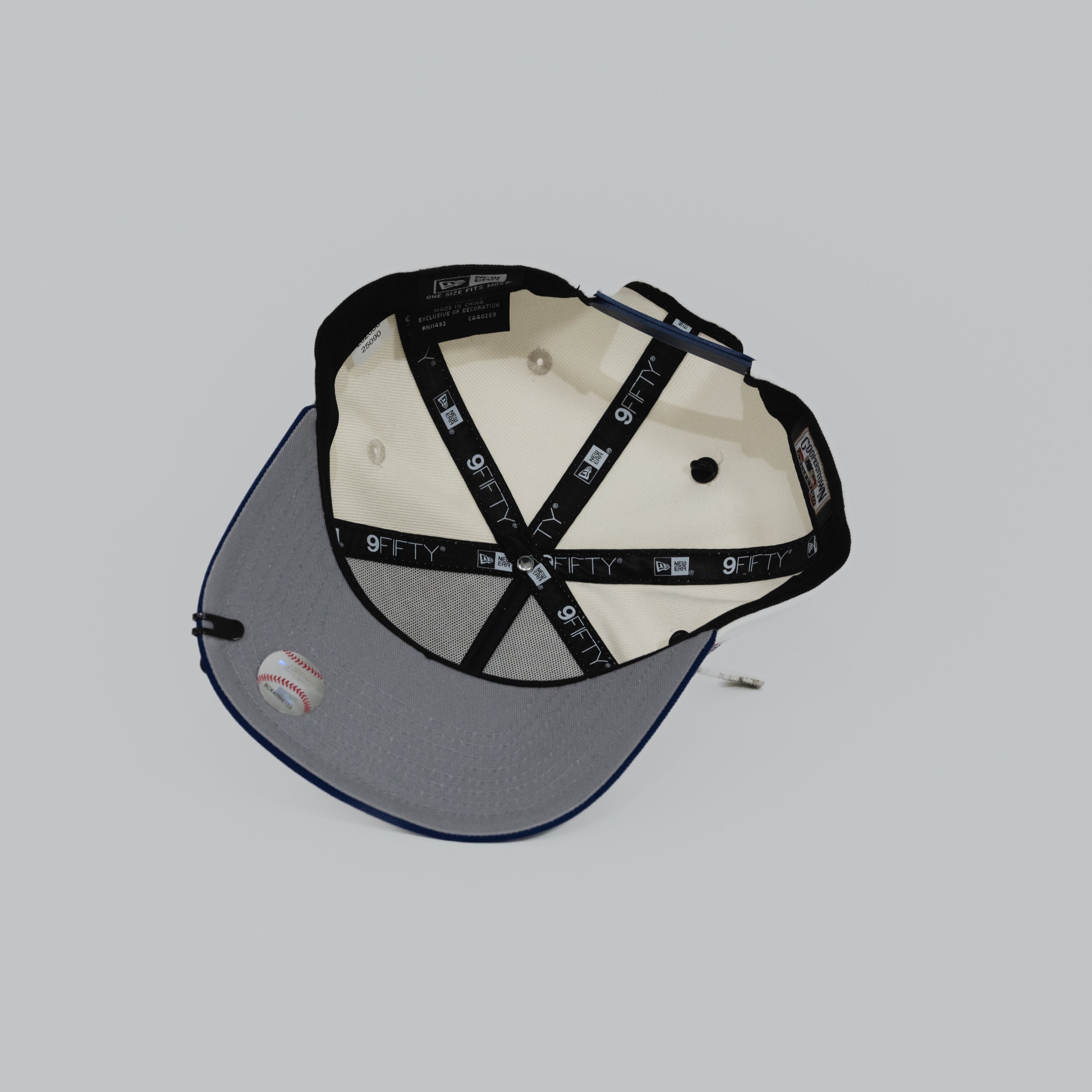 NEW ERA EXCLUSIVE 9FIFTY A-FRAME CHROME/ BLUE UPSIDE DOWN