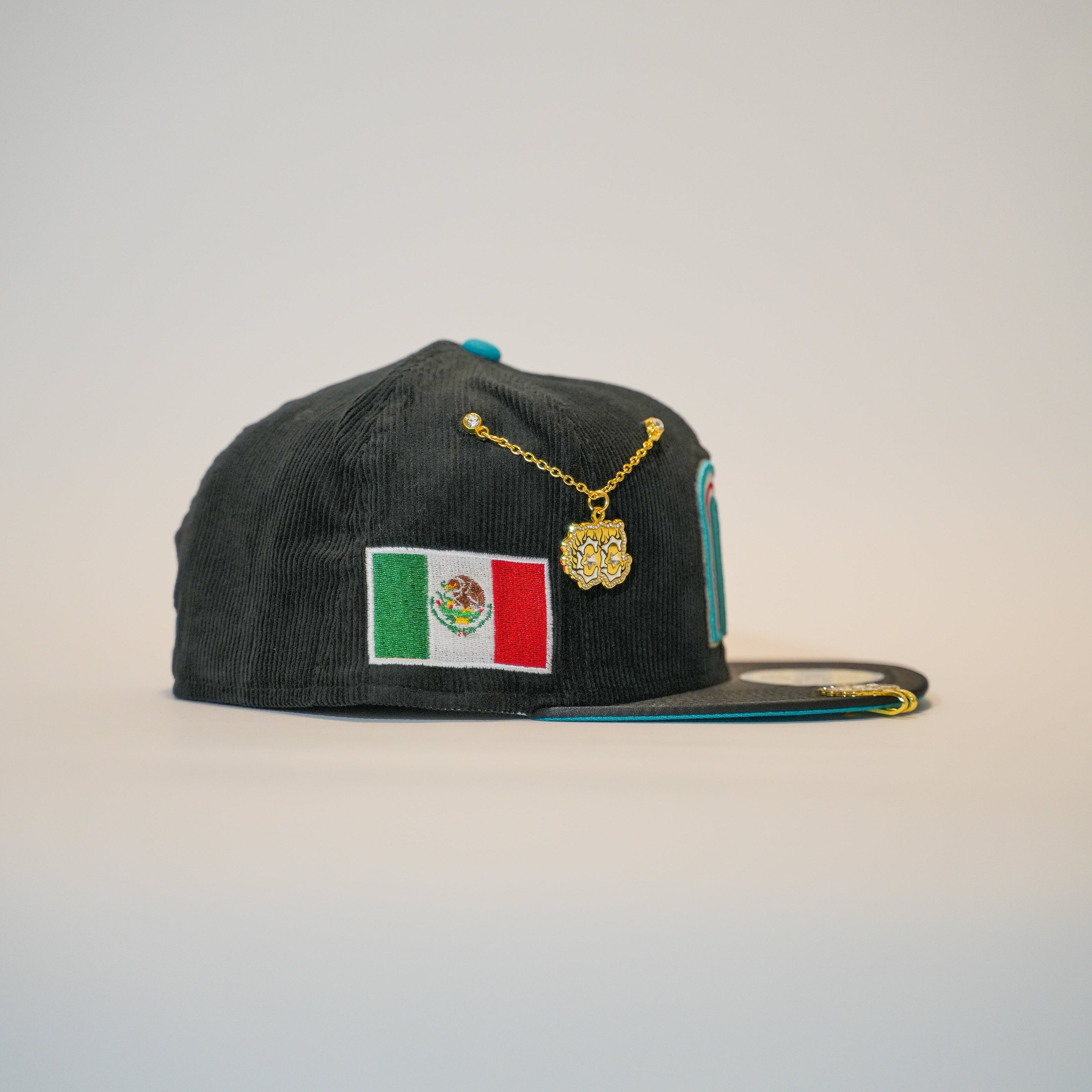 NEW ERA EXCLUSIVE 59FIFTY CORDUROY/ SATIN 2025 WBC MEXICO W/ MEXICO FLAG SIDE PATCH