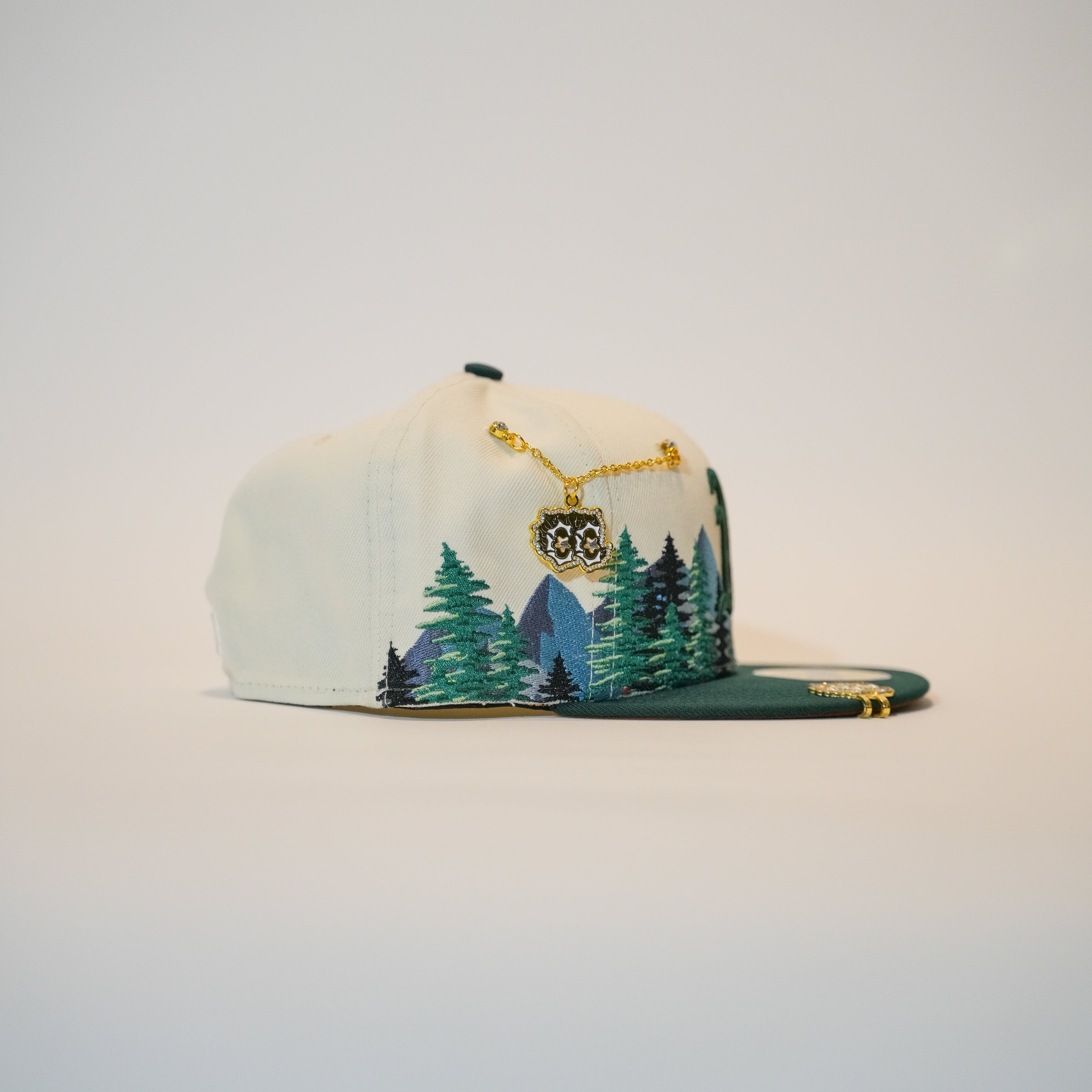 NEW ERA EXCLUSIVE 59FIFTY CHROME/FOREST GREEN OAKLAND ATHLETICS W/ PINE TREES
