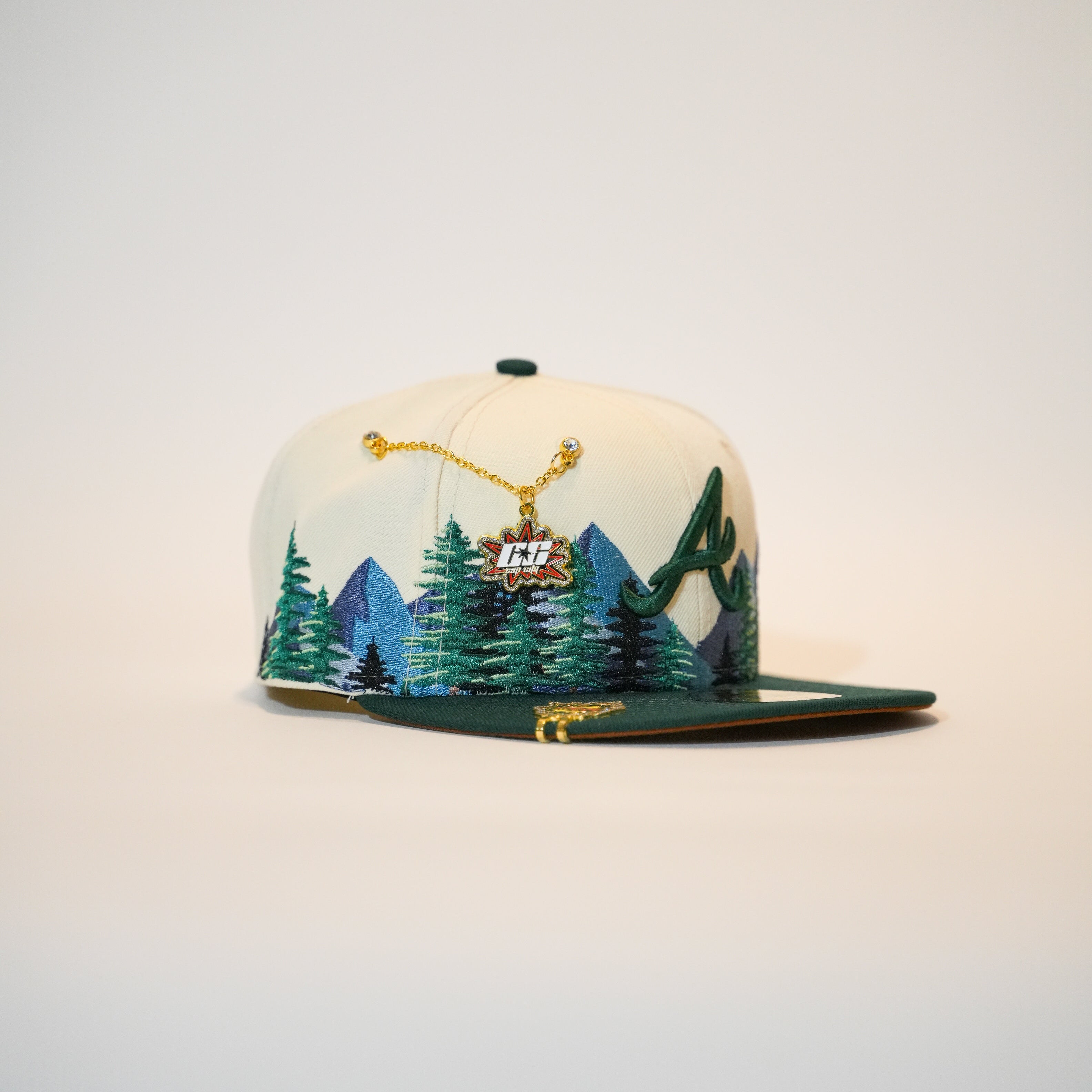 NEW ERA EXCLUSIVE 59FIFTY CHROME/FOREST GREEN ATLANTA BRAVES W/ PINE TREES