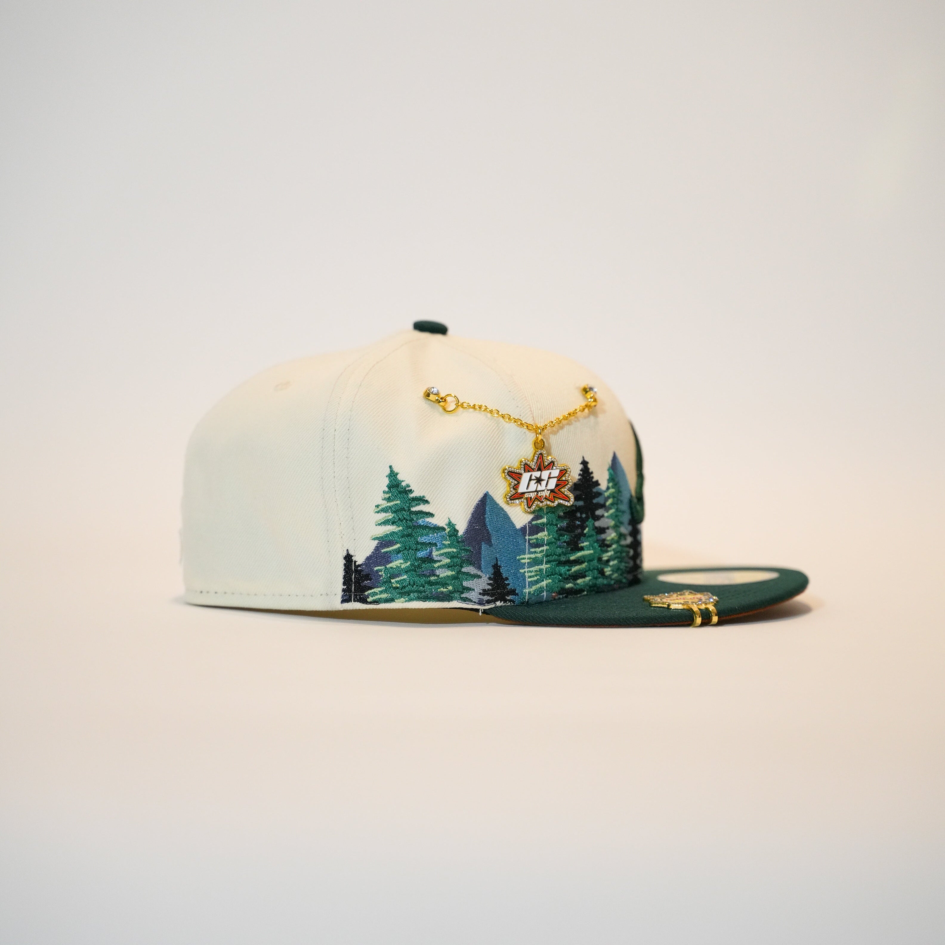 NEW ERA EXCLUSIVE 59FIFTY CHROME/FOREST GREEN ATLANTA BRAVES W/ PINE TREES