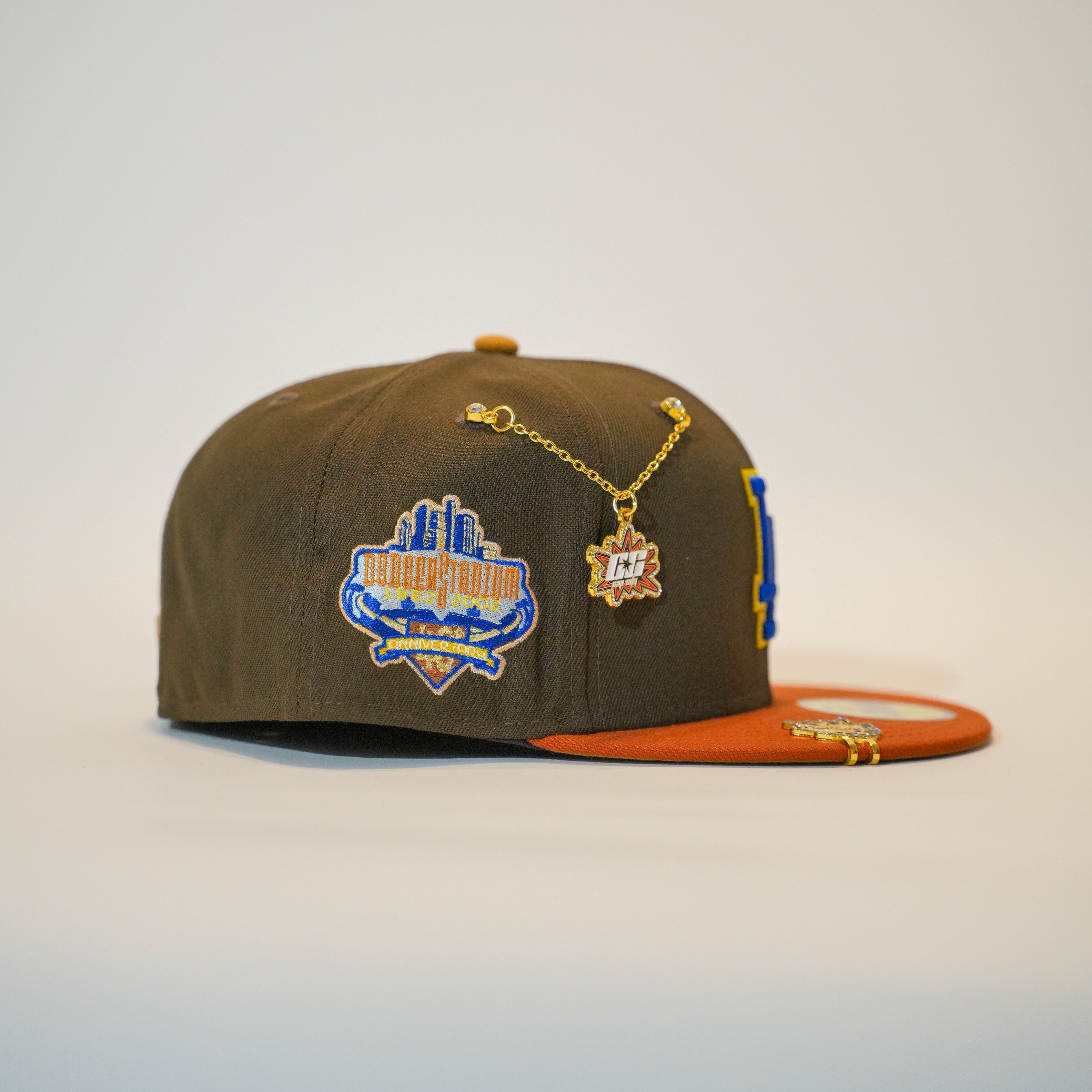 EXCLUSIVO DE NEW ERA 59FIFTY CROMADO BLANCO/ORO LOS ANGELES DODGERS CON PARCHE DEL JUEGO ALL STAR 2000 