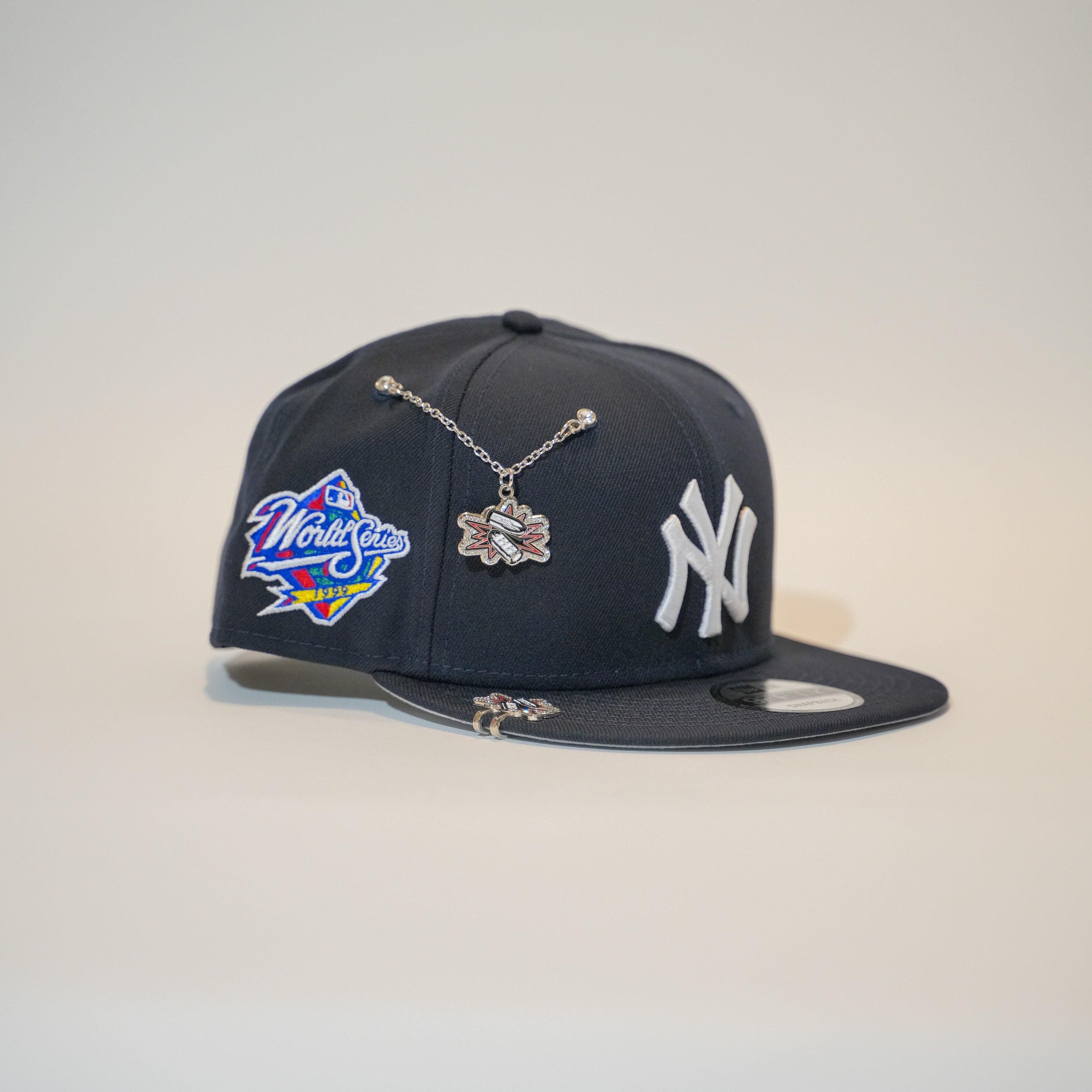 NEW ERA EXCLUSIVE 9FIFTY NAVY NEW YORK YANKEES SNAPBACK W/ 1999 WORLD SERIES SIDE PATCH