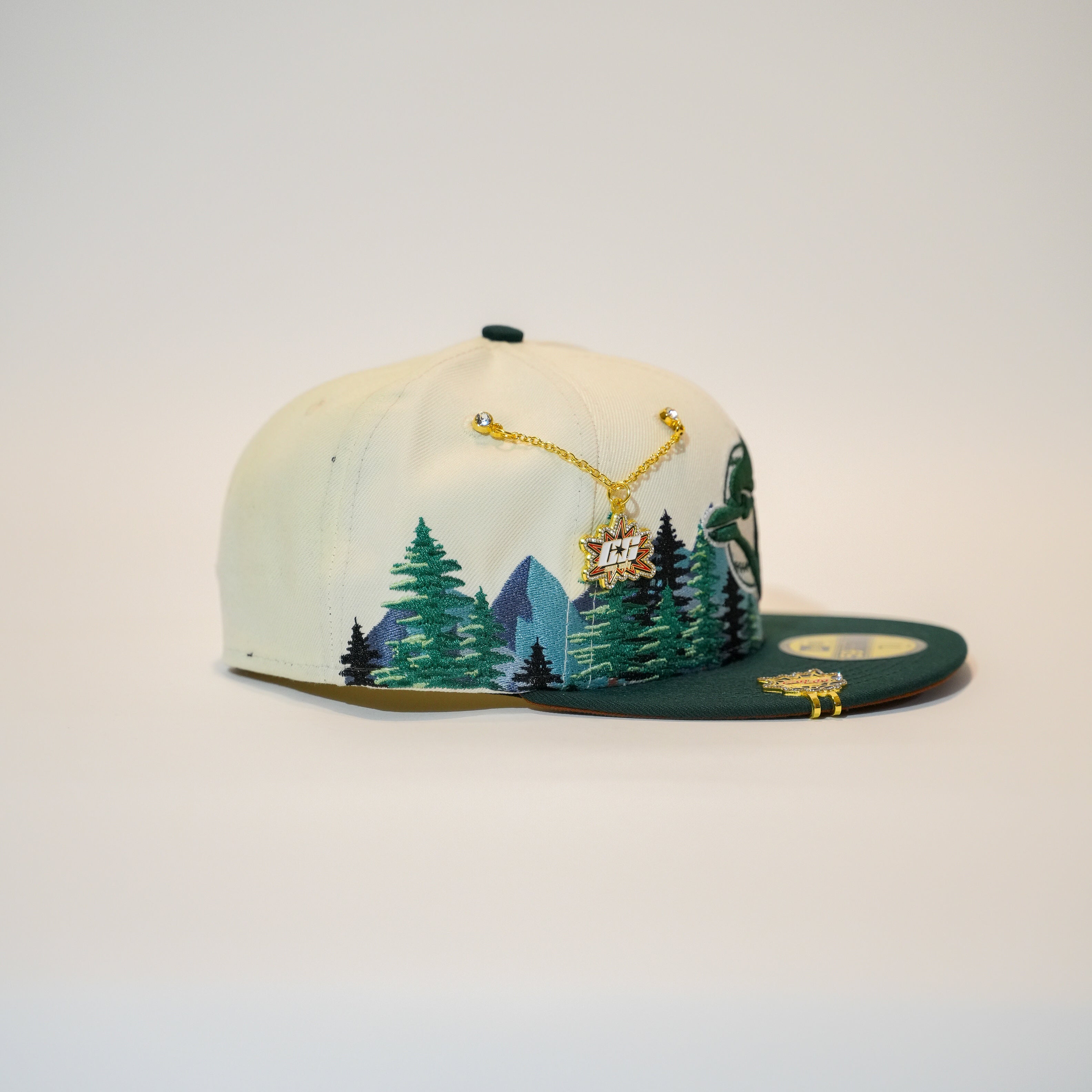NEW ERA EXCLUSIVE 59FIFTY CHROME/FOREST GREEN TORONTO BLUE JAYS W/ PINE TREES