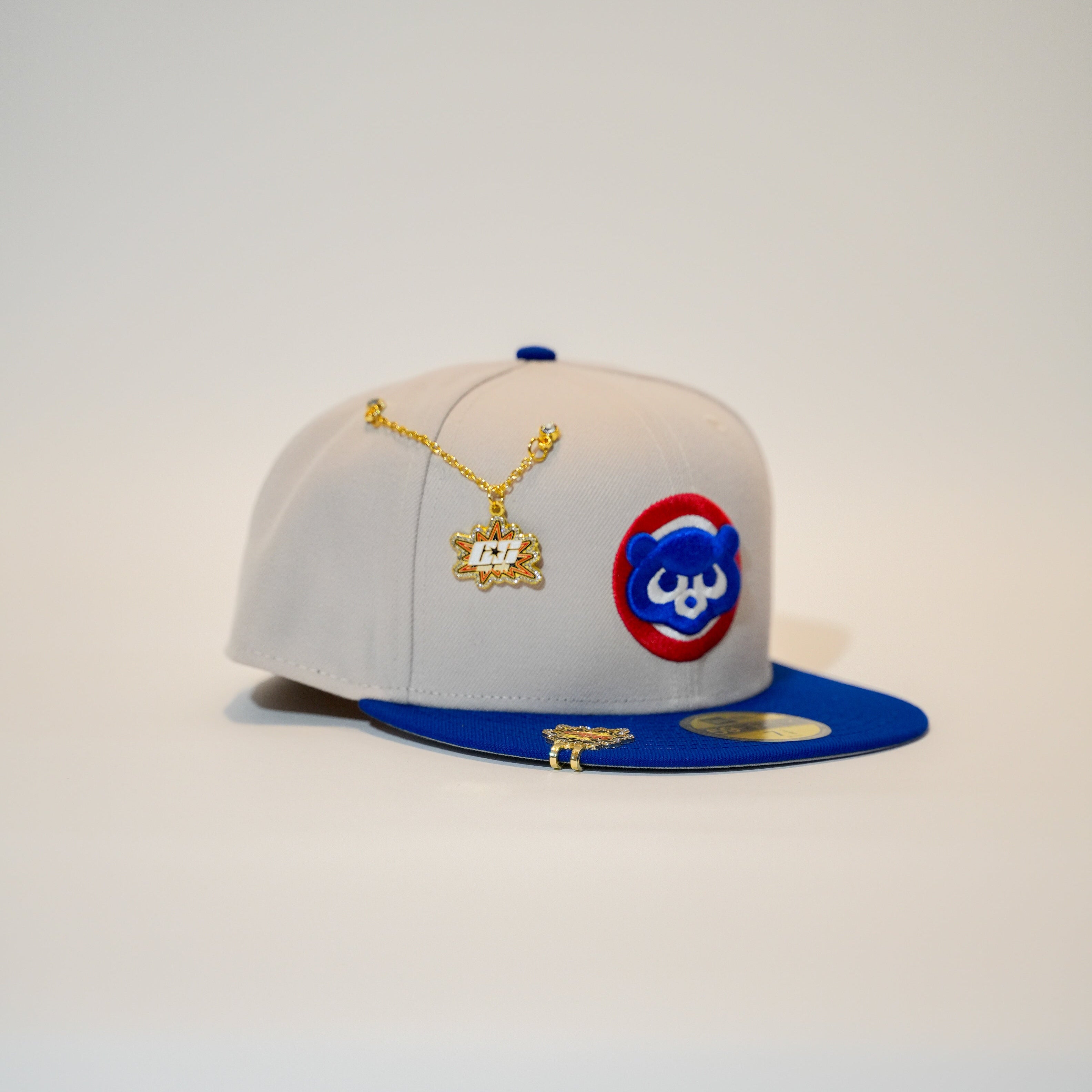 NEW ERA EXCLUSIVE 59FIFTY STONE GREY/ BLUE CHICAGO CUBS W/ 2016 WORLD SERIES EMBROIDERY