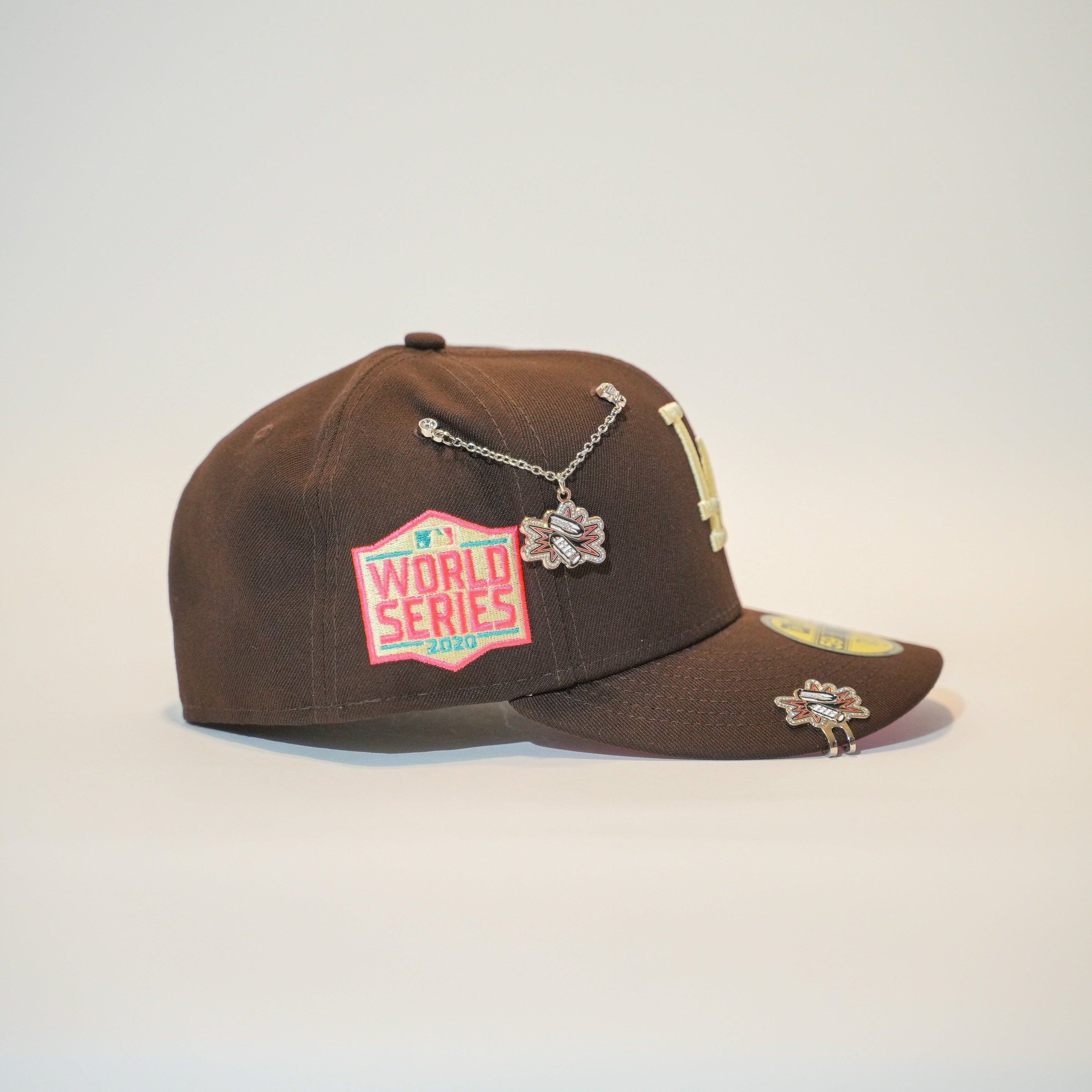 EXCLUSIVO DE NEW ERA 59FIFTY CROMADO BLANCO/ORO LOS ANGELES DODGERS CON PARCHE DEL JUEGO ALL STAR 2000 