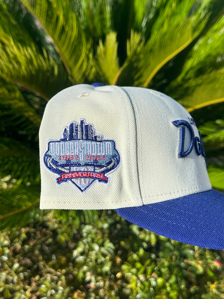 NEW ERA EXCLUSIVE 59FIFTY CHROME WHITE/BLUE LOS ANGELES DODGERS W/ 40TH ANNIVERSARY SIDE PATCH (GREY UV)
