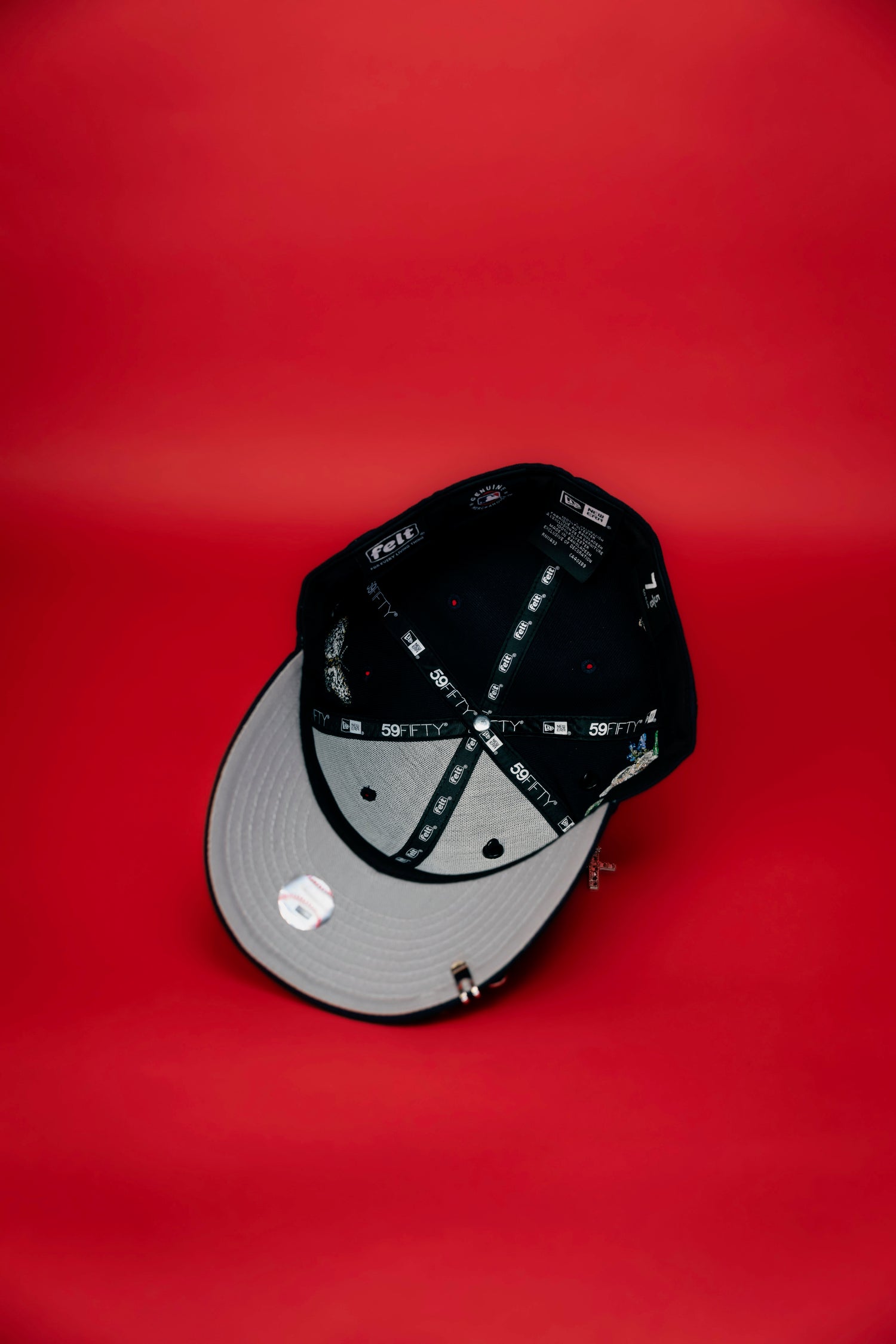 NEW ERA EXCLUSIVE 59FIFTY NAVY NEW YORK YANKEES "FOR EVERY LIVING THING" W/ EMBROIDERY