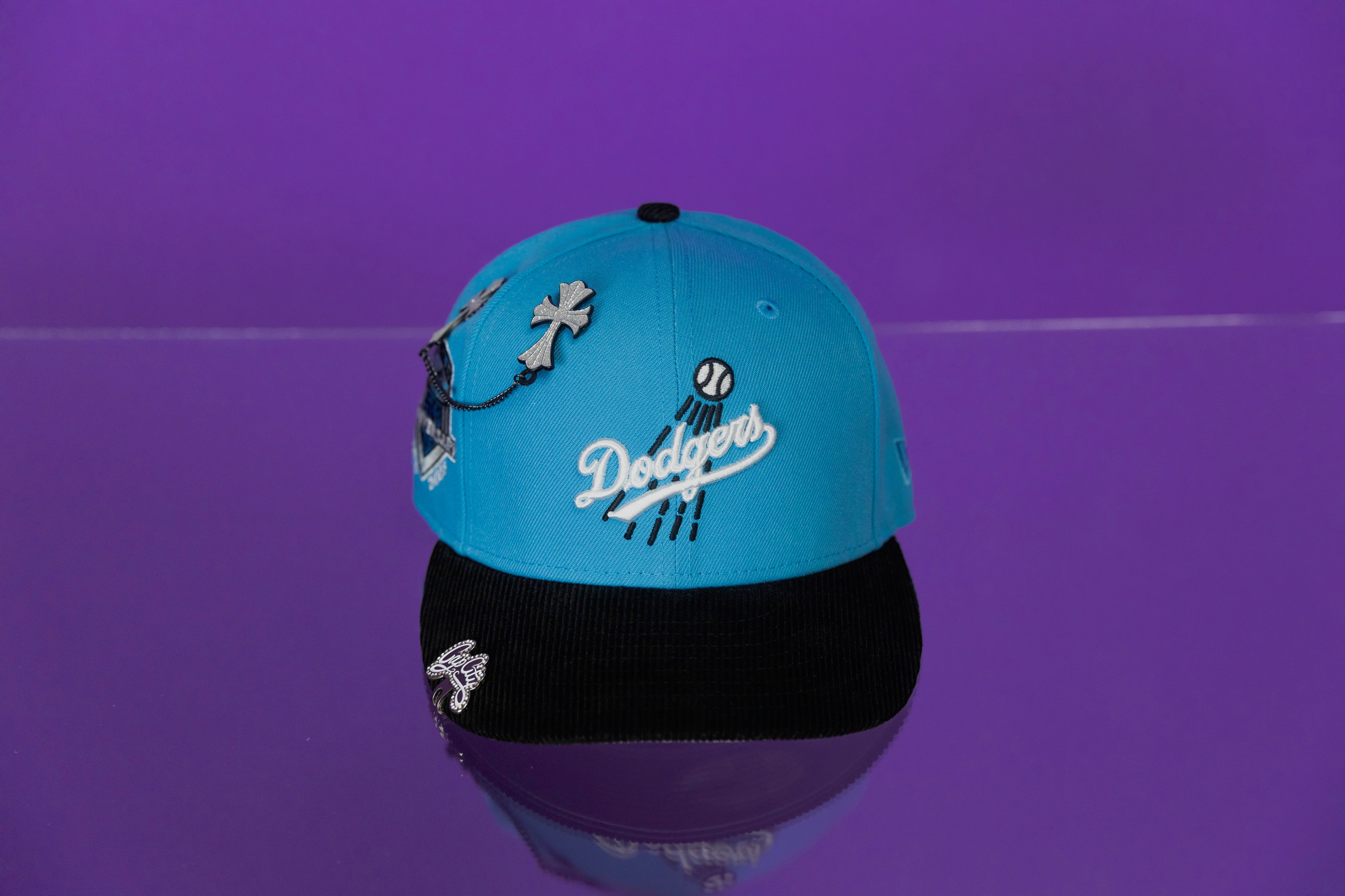 EXCLUSIVO DE NEW ERA 59FIFTY CROMADO BLANCO/ORO LOS ANGELES DODGERS CON PARCHE DEL JUEGO ALL STAR 2000 