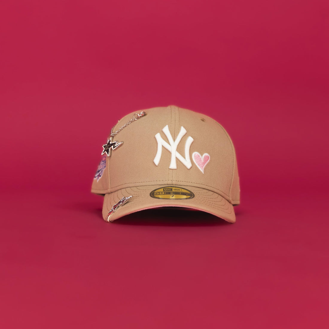 NEW ERA EXCLUSIVE 59FIFTY LIGHT KHAKI NEW YORK YANKEES W/ PINK HEART 1999 WORLD SERIES SIDE PATCH