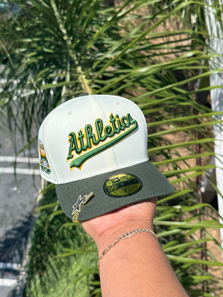 NEW ERA EXCLUSIVE 59FIFTY CHROME WHITE/FOREST GREEN OAKLAND ATHLETICS W/ 40TH ANNIVERSARY PATCH (GREY UV)