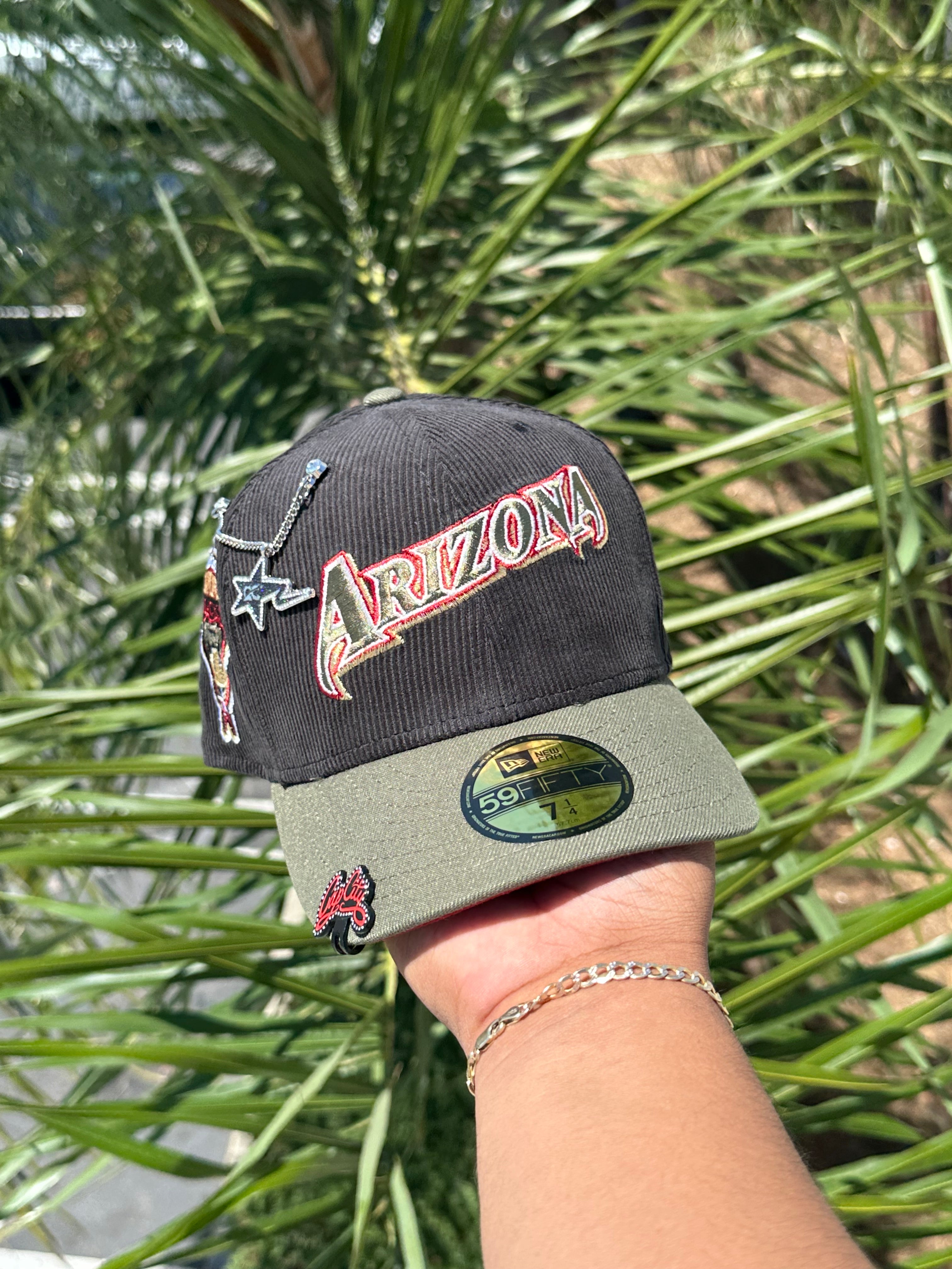 EXCLUSIVO DE NEW ERA 59FIFTY CORDUROY/OLIVE ARIZONA DIAMONDBACKS CON PARCHE DE LA TEMPORADA INAUGURAL DE 1998 