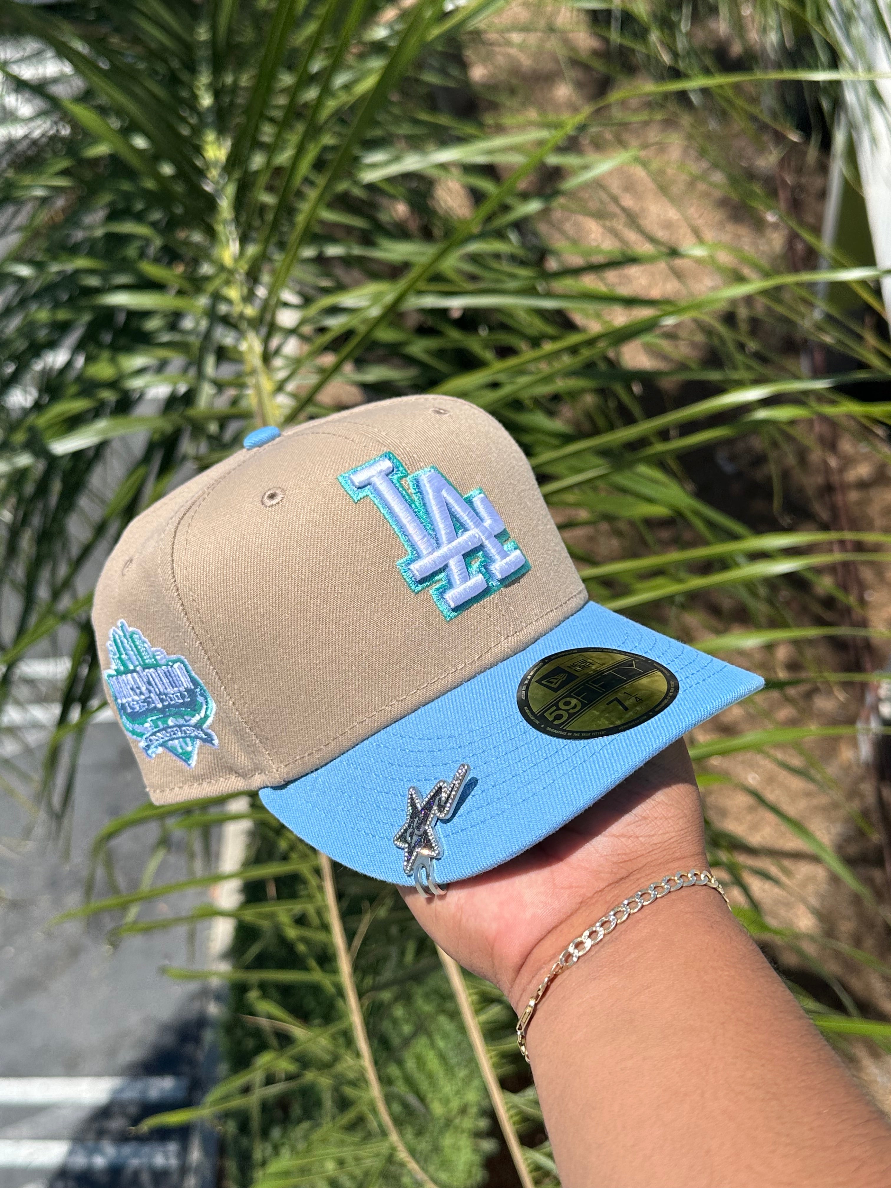 NEW ERA EXCLUSIVE 59FIFTY KHAKI/SKY BLUE LOS ANGELES DODGERS W/ 40TH ANNIVERSARY PATCH (TEAL UV)