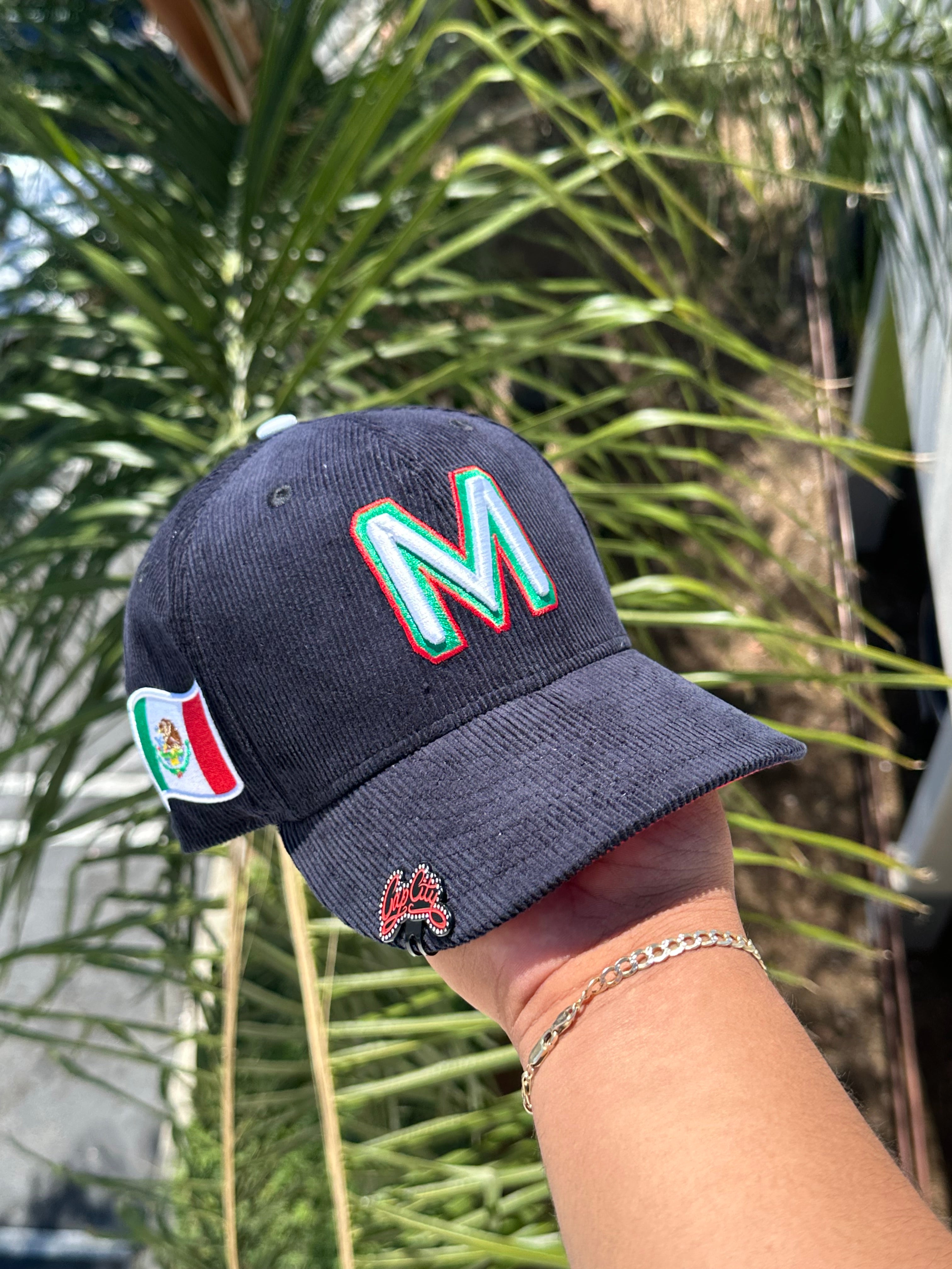 NEW ERA EXCLUSIVE 59FIFTY NAVY CORDUROY MEXICO W/ MEXICO FLAG PATCH (RED UV)