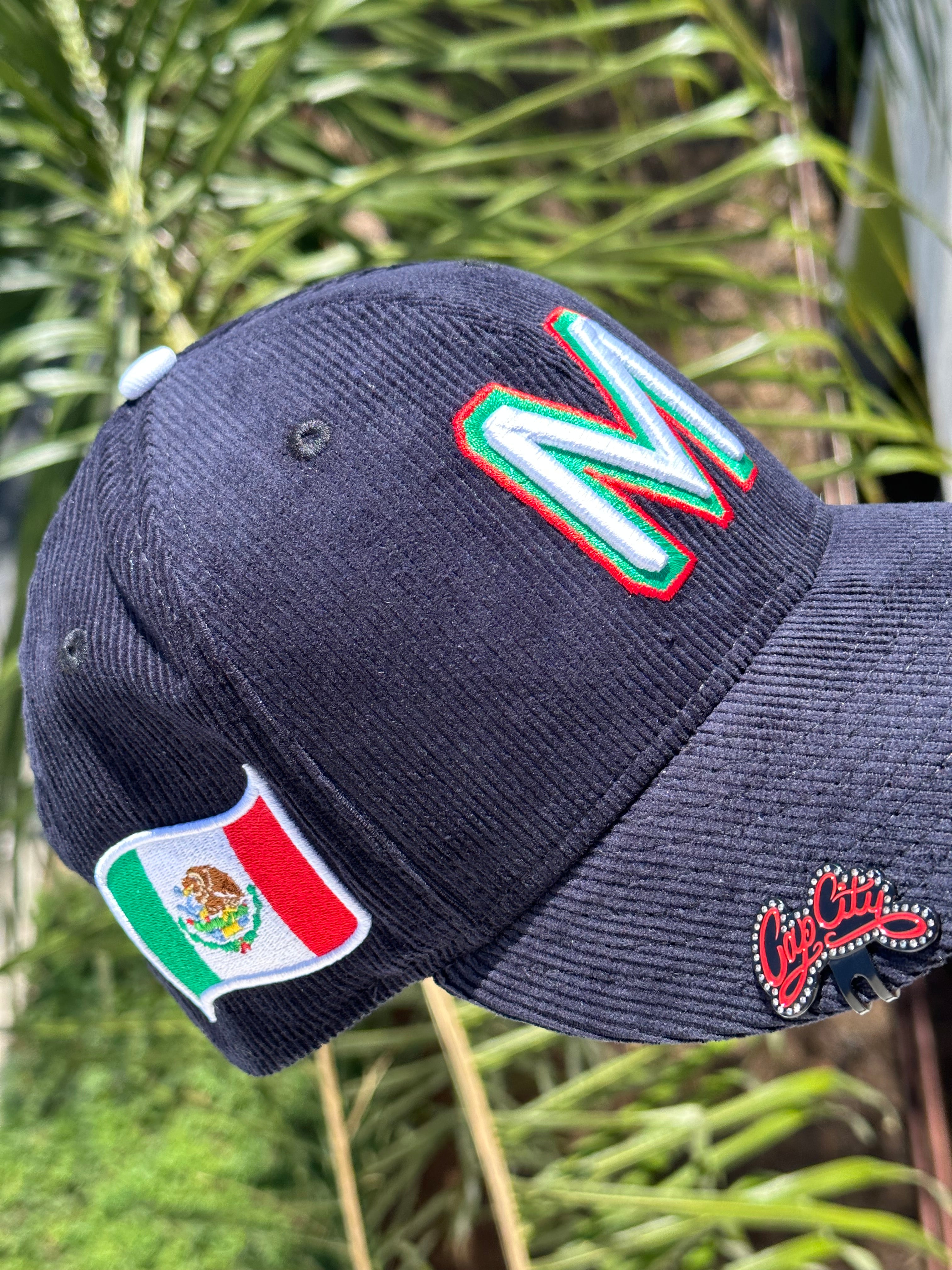 NEW ERA EXCLUSIVE 59FIFTY NAVY CORDUROY MEXICO W/ MEXICO FLAG PATCH (RED UV)