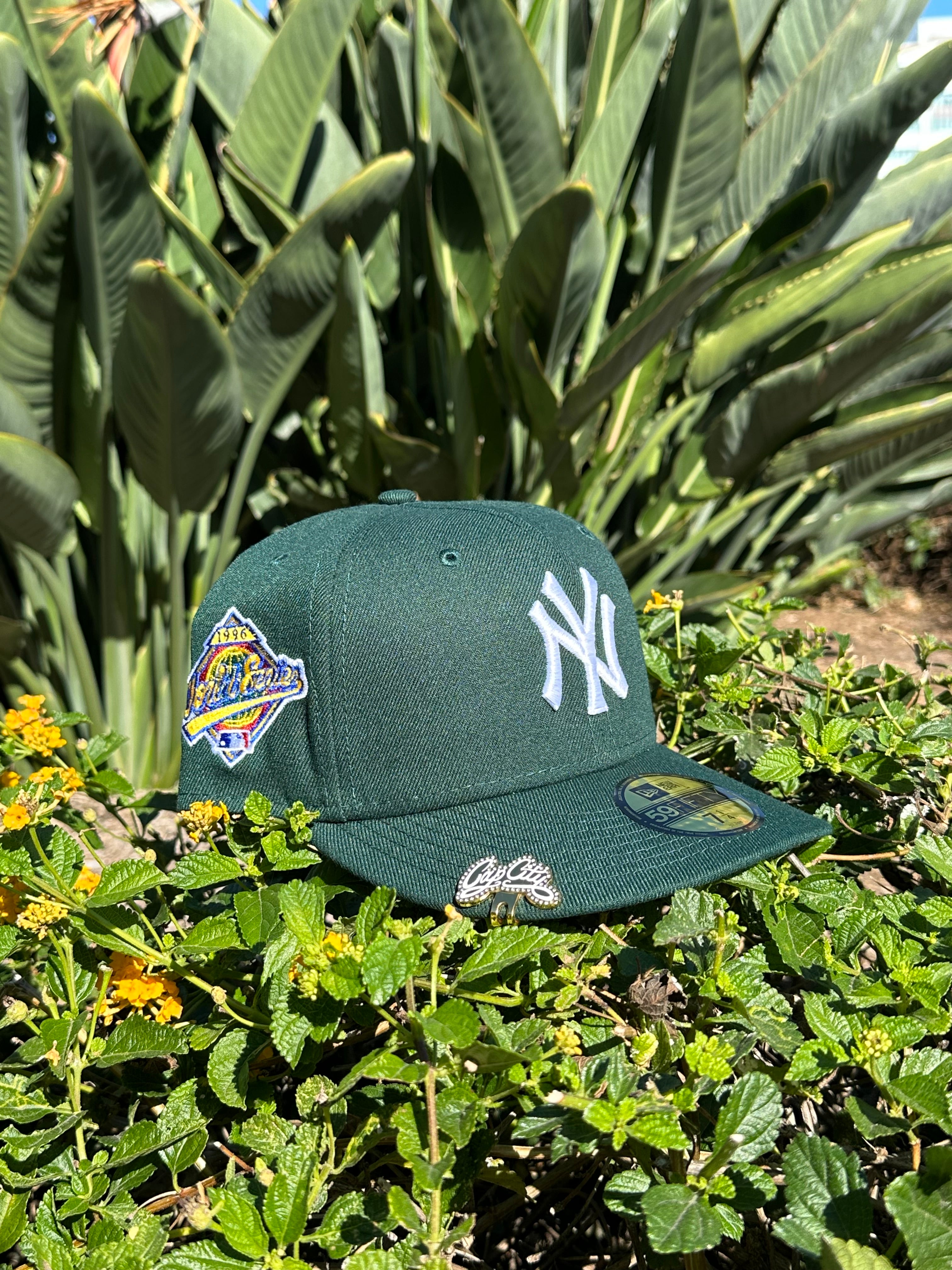NEW ERA EXCLUSIVE 59FIFTY FOREST GREEN NEW YORK YANKEES W/ 1996 WORLD SERIES PATCH