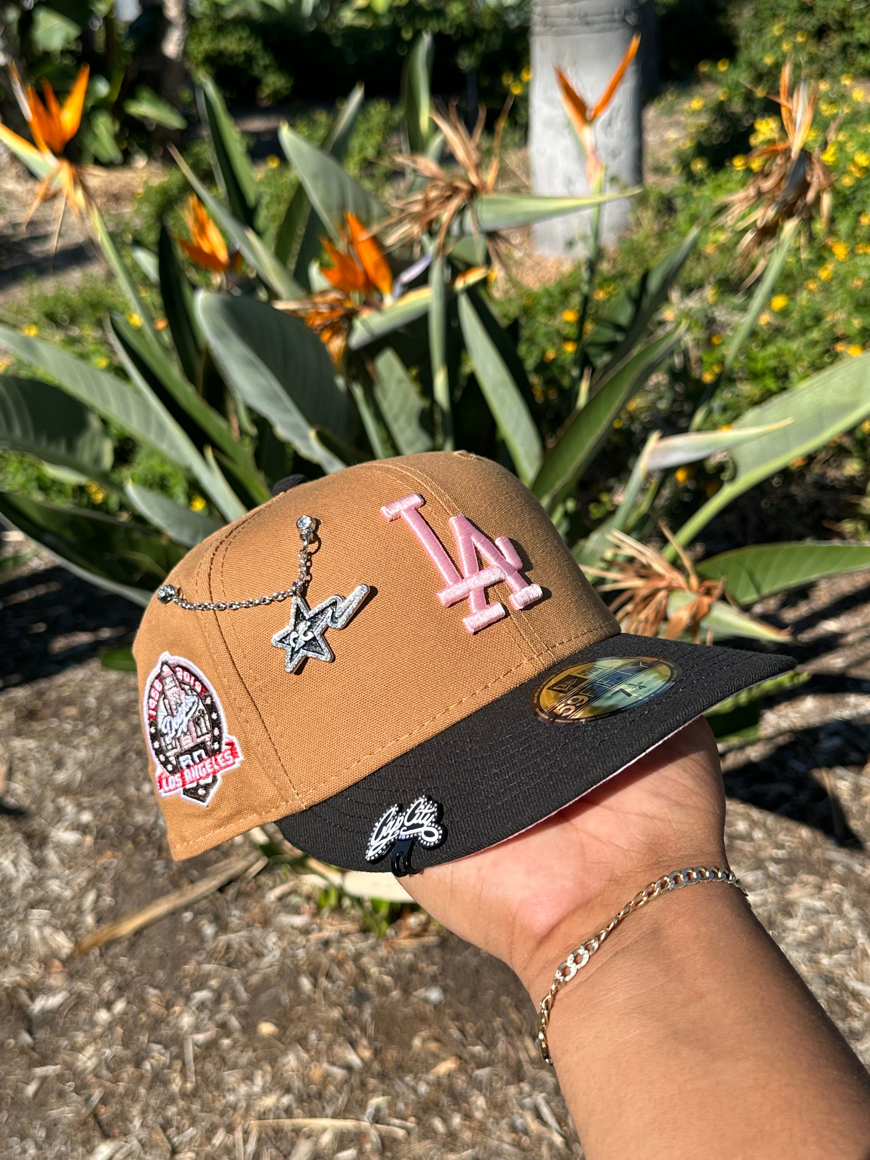 NEW ERA EXCLUSIVE 59FIFTY TAN/BLACK LOS ANGELES DOGERS W/ 60TH ANNIVERSARY PATCH