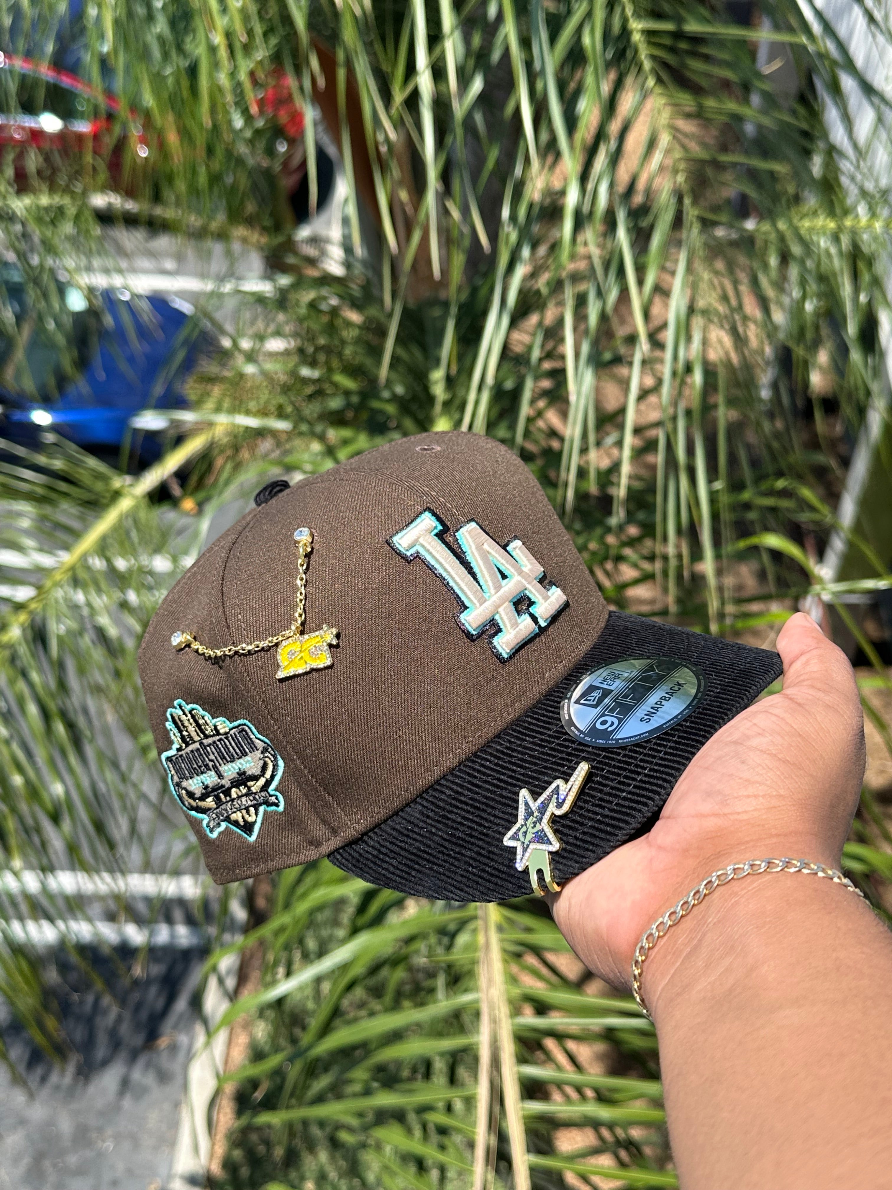 NEW ERA EXCLUSIVE 9FIFTY MOCHA/CORDUROY LOS ANGELES DODGERS TWO TONE SNAPBACK W/ 40TH ANNIVERSARY PATCH