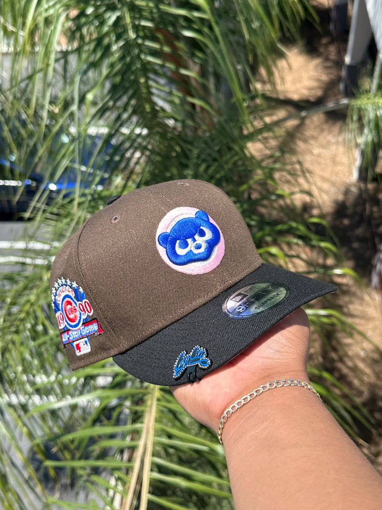 NEW ERA EXCLUSIVE 9FIFTY MOCHA/BLACK CHICAGO CUBS TWO TONE SNAPBACK W/ 1990 ALL STAR GAME PATCH (PINK UV)