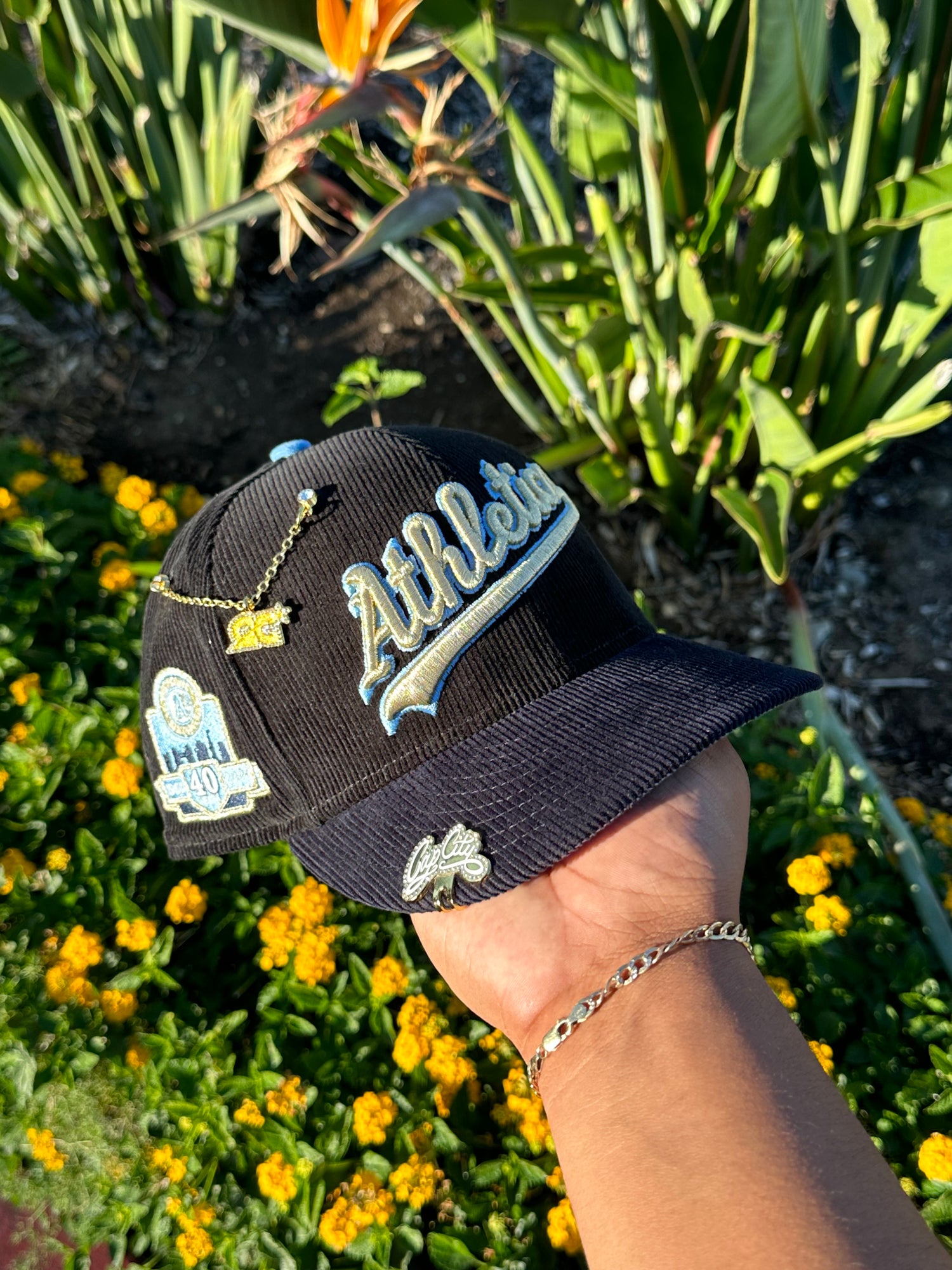 NEW ERA EXCLUSIVE 59FIFTY BLACK/NAVY CORDUROY OAKLAND ATHLETICS SCRIPT W/ 40TH ANNIVERSARY PATCH