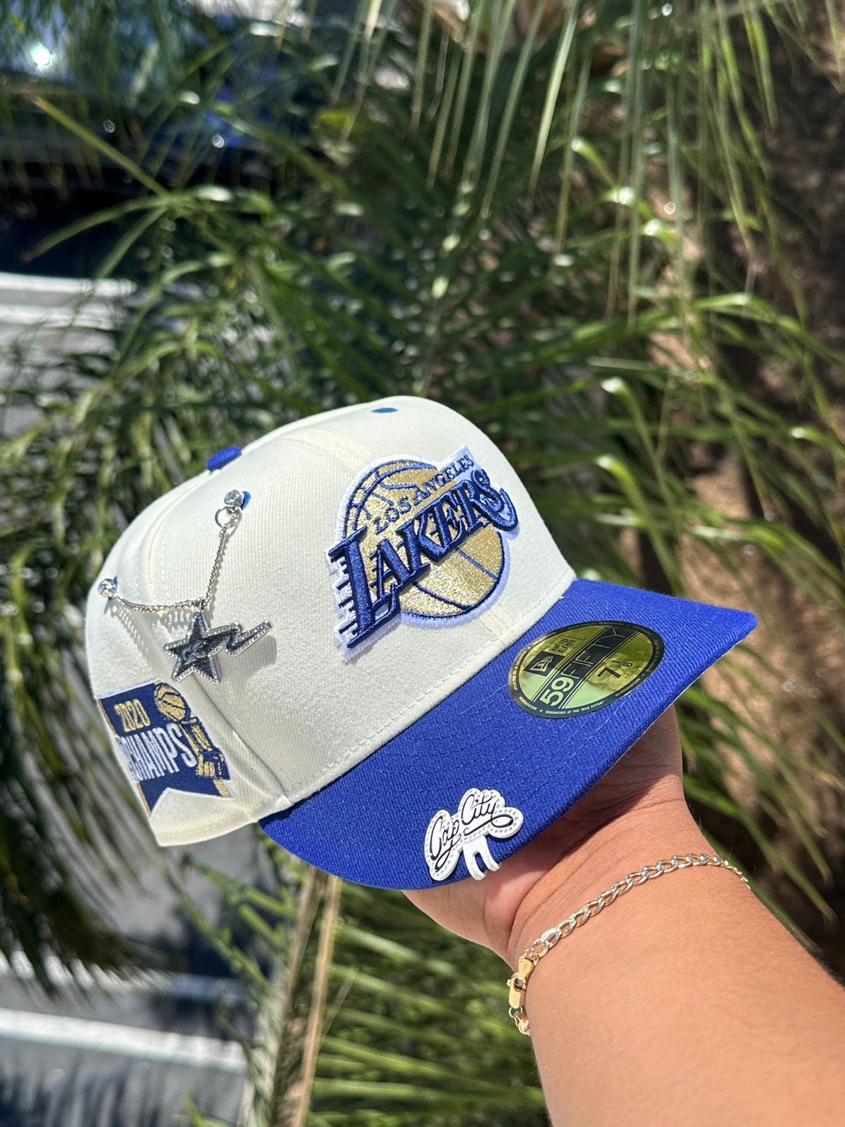 New Era Exclusive 59Fifty Chrome/Blue Los Angeles Lakers W/ 2020 Champs Side Patch