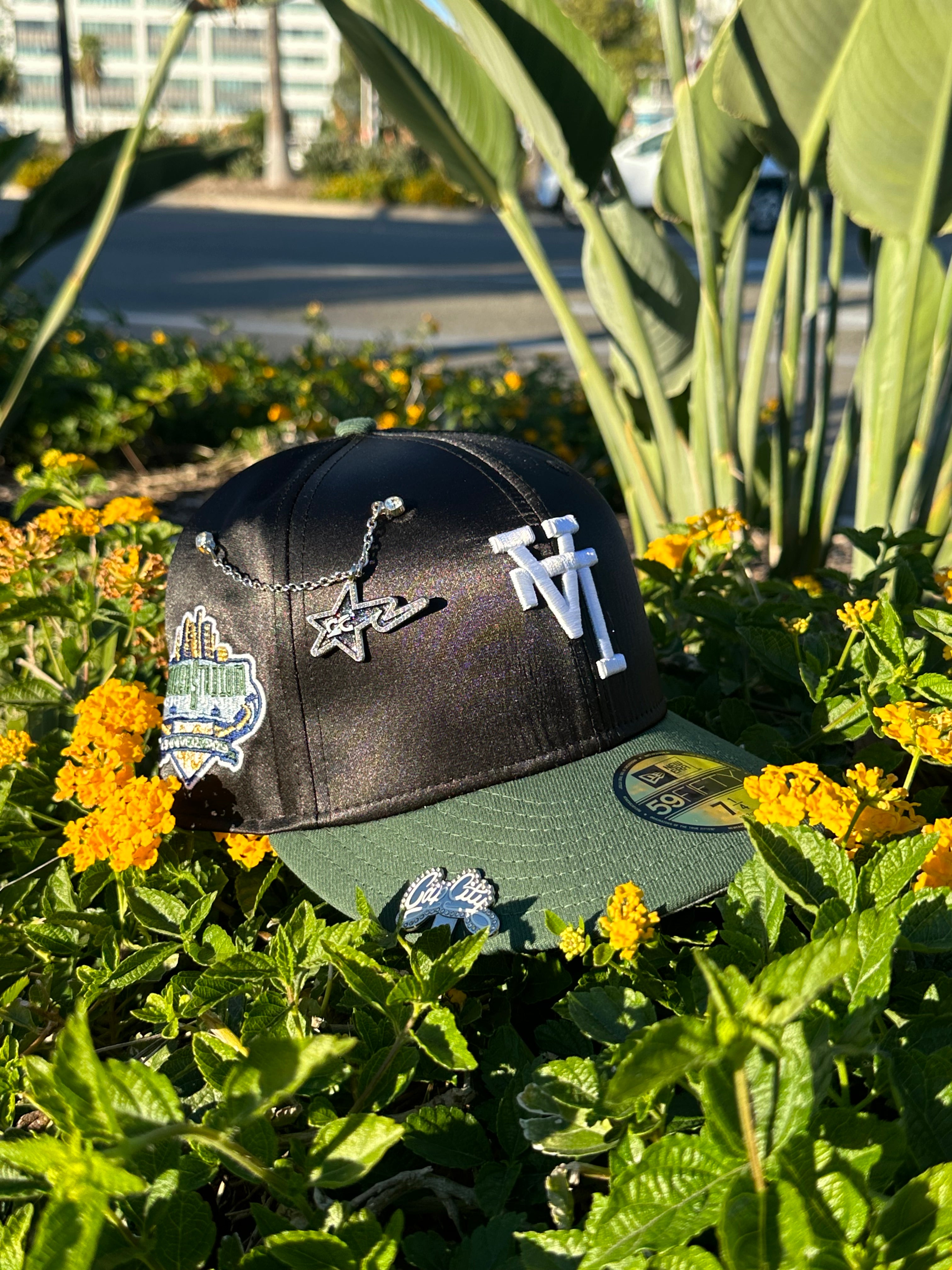 NEW ERA EXCLUSIVE 59FIFTY BLACK SATIN/GREEN UPSIDE DOWN LOS ANGELES DODGERS W/ 40TH ANNIVERSARY PATCH