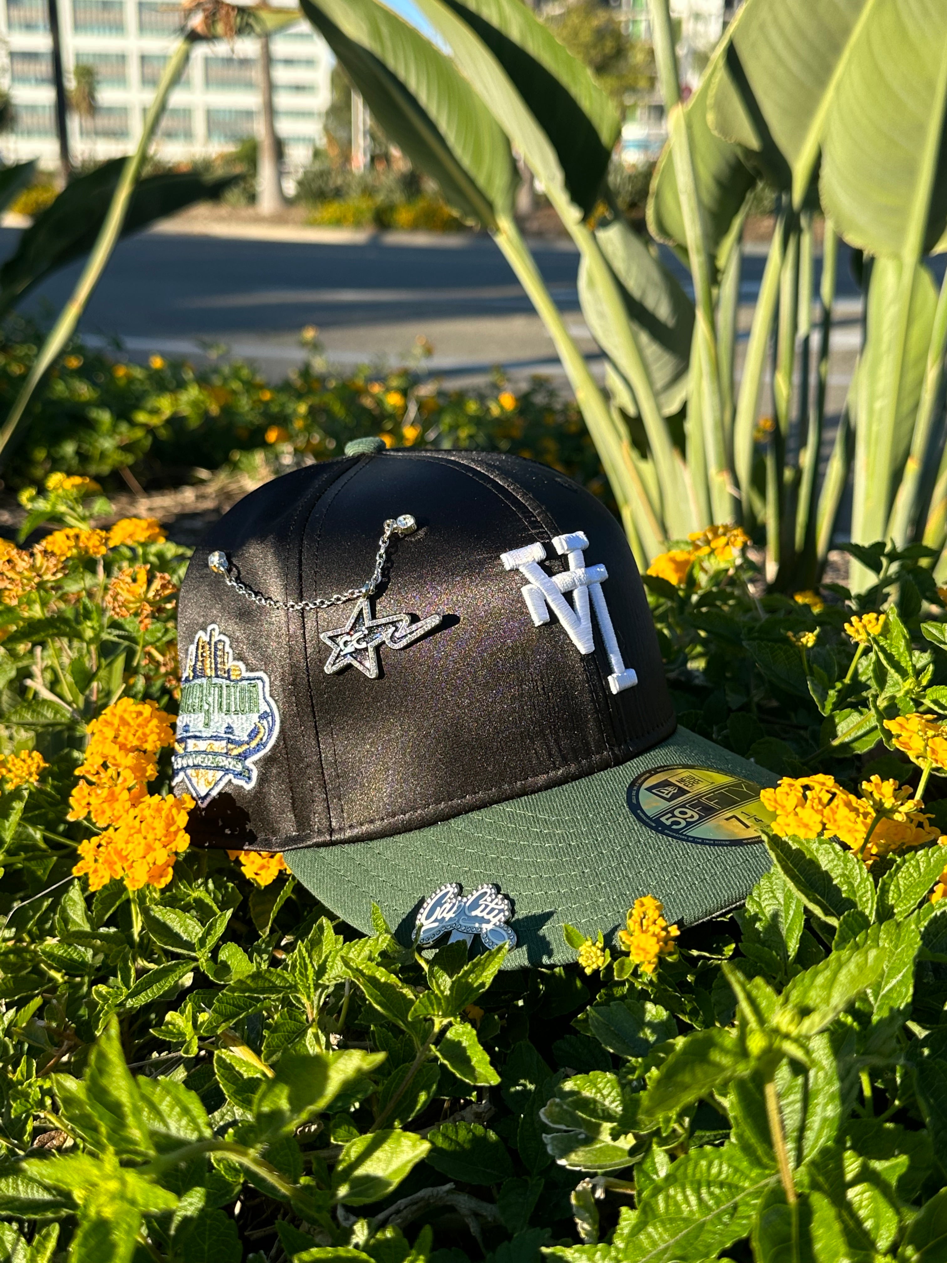 NEW ERA EXCLUSIVE 59FIFTY BLACK SATIN/GREEN UPSIDE DOWN LOS ANGELES DODGERS W/ 40TH ANNIVERSARY PATCH