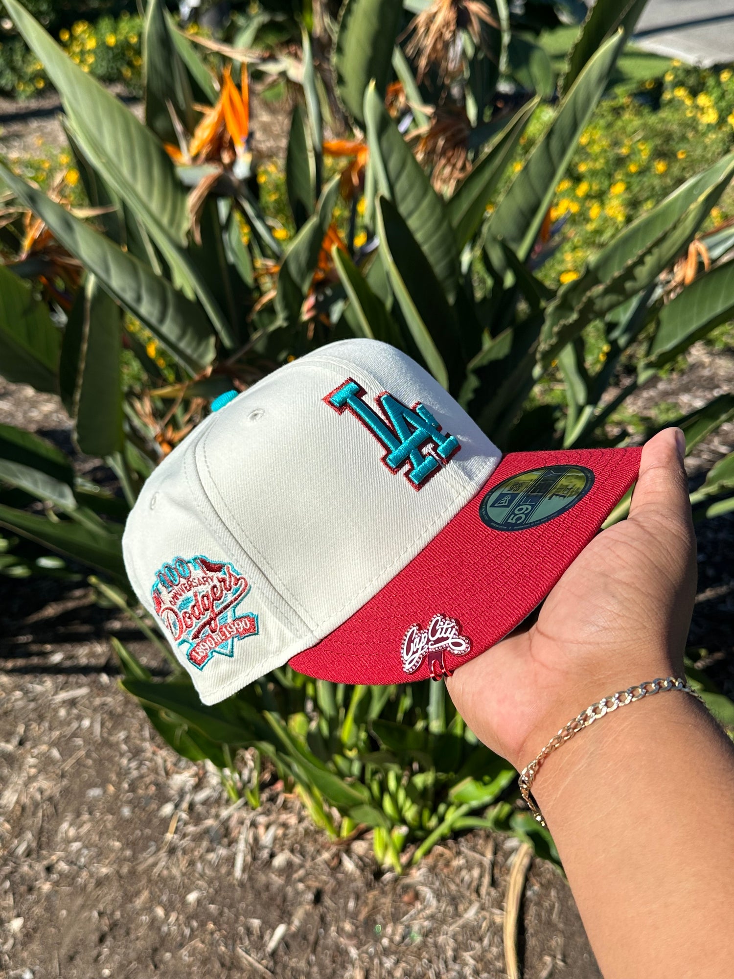 NEW ERA EXCLUSIVE 59FIFTY CHROME WHITE/BURGUNDY LOS ANGELES DODGERS W/ 100TH ANNIVERSARY PATCH