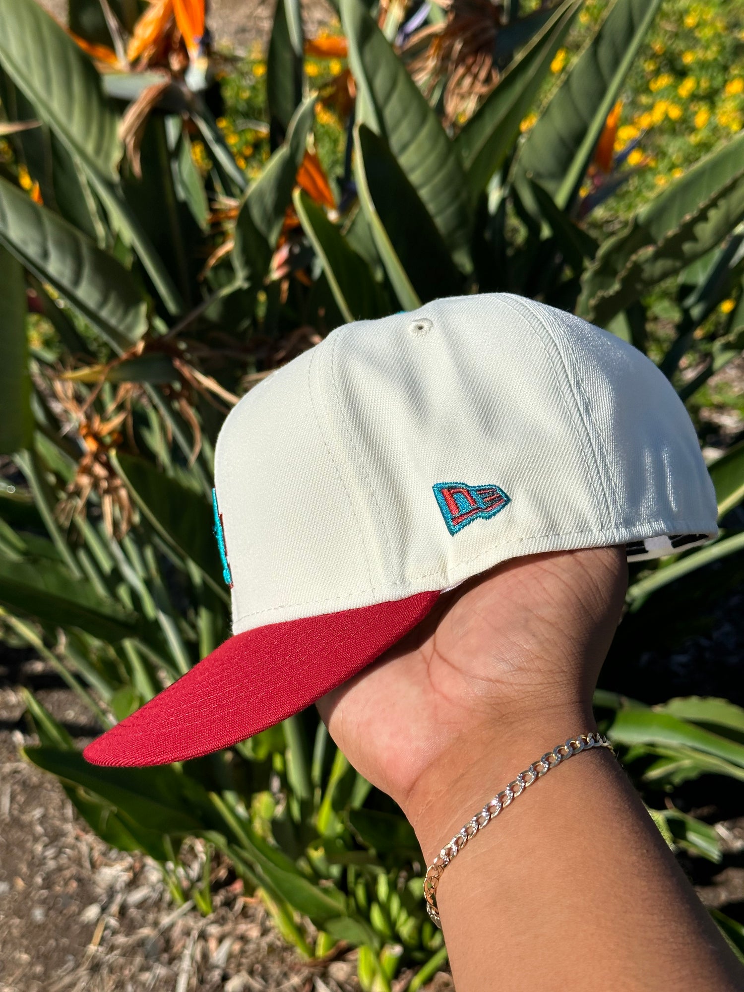 NEW ERA EXCLUSIVE 59FIFTY CHROME WHITE/BURGUNDY LOS ANGELES DODGERS W/ 100TH ANNIVERSARY PATCH
