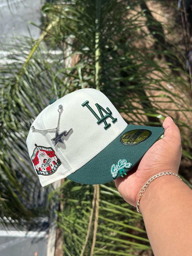 NEW ERA EXCLUSIVE 59FIFTY CHROME WHITE/FOREST GREEN LOS ANGELES DODGERS W/ COLISEUM PATCH (RED UV)