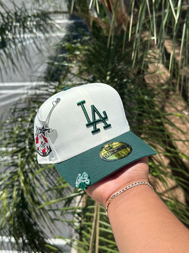 NEW ERA EXCLUSIVE 59FIFTY CHROME WHITE/FOREST GREEN LOS ANGELES DODGERS W/ COLISEUM PATCH (RED UV)