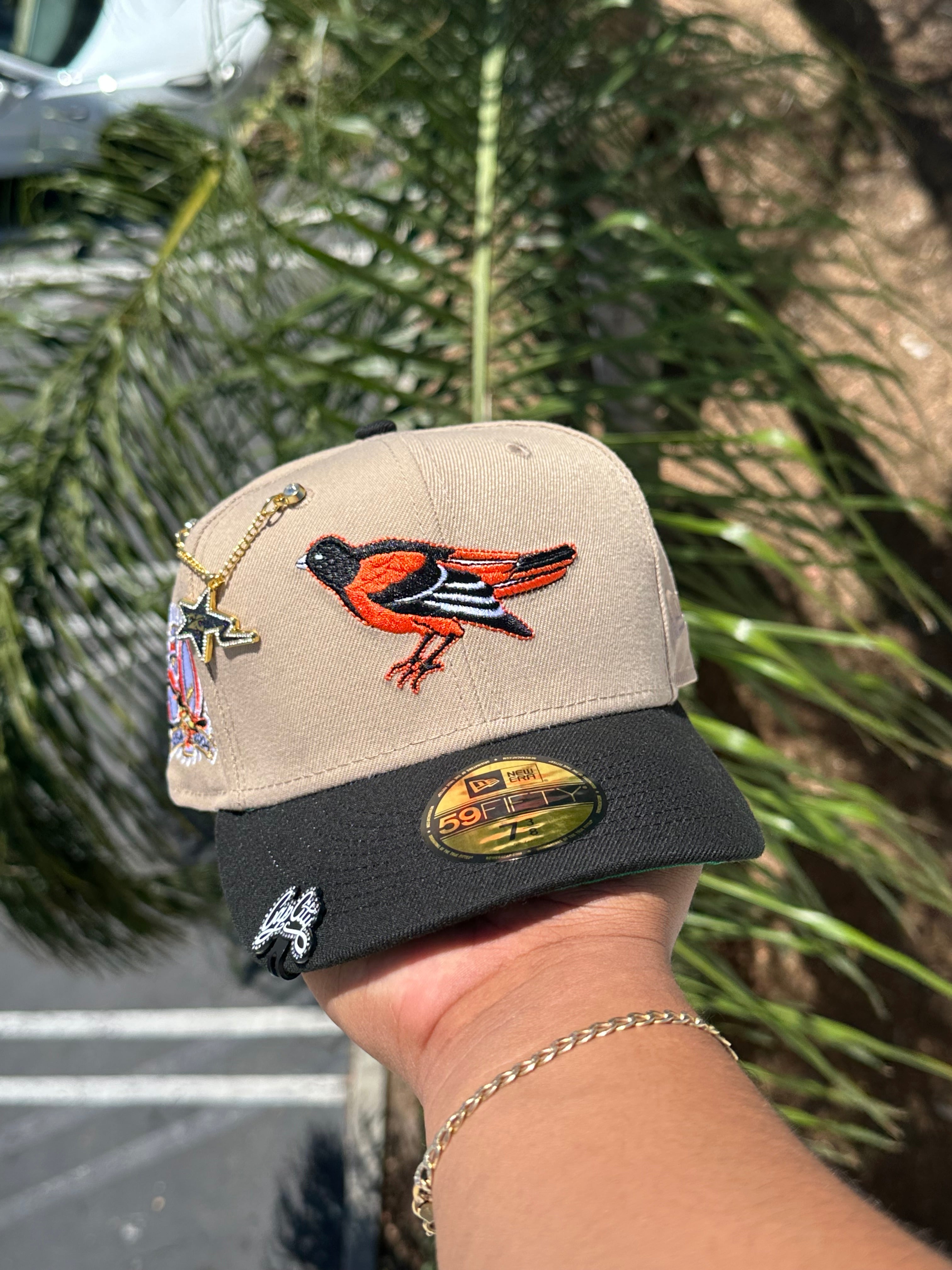NEW ERA EXCLUSIVE 59FIFTY KHAKI/BLACK BALTIMORE ORIOLES W/ 50TH ANNIVERSARY SIDE PATCH