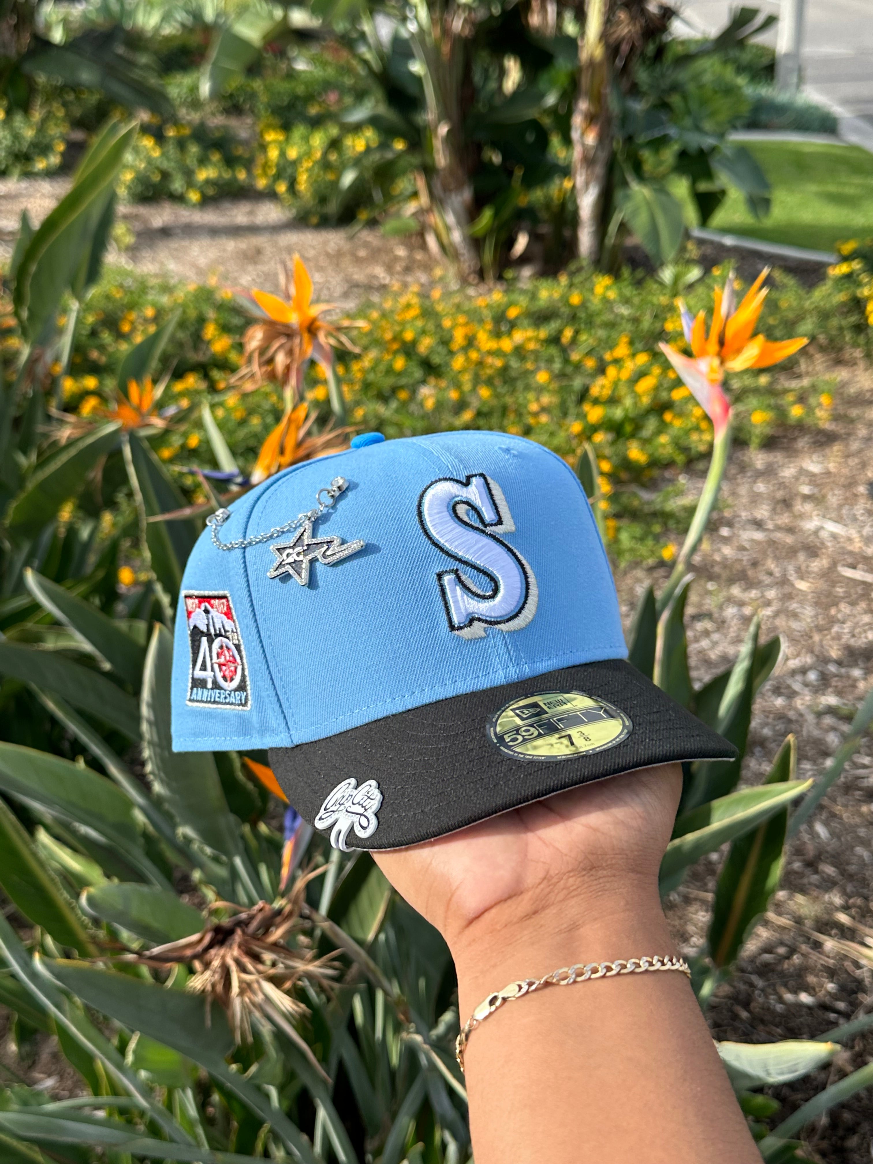 NEW ERA EXCLUSIVE 59FIFTY SKY BLUE/BLACK SEATTLE MARINERS W/ 40TH ANNIVERSARY PATCH