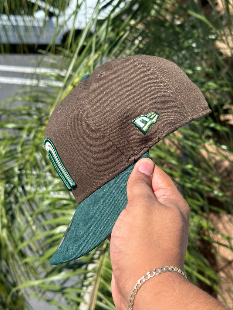NEW ERA EXCLUSIVE 9FIFTY MOCHA/FOREST GREEN MEXICO TWO TONE SNAPBACK W/ MEXICO FLAG SIDE PATCH (GREY UV)