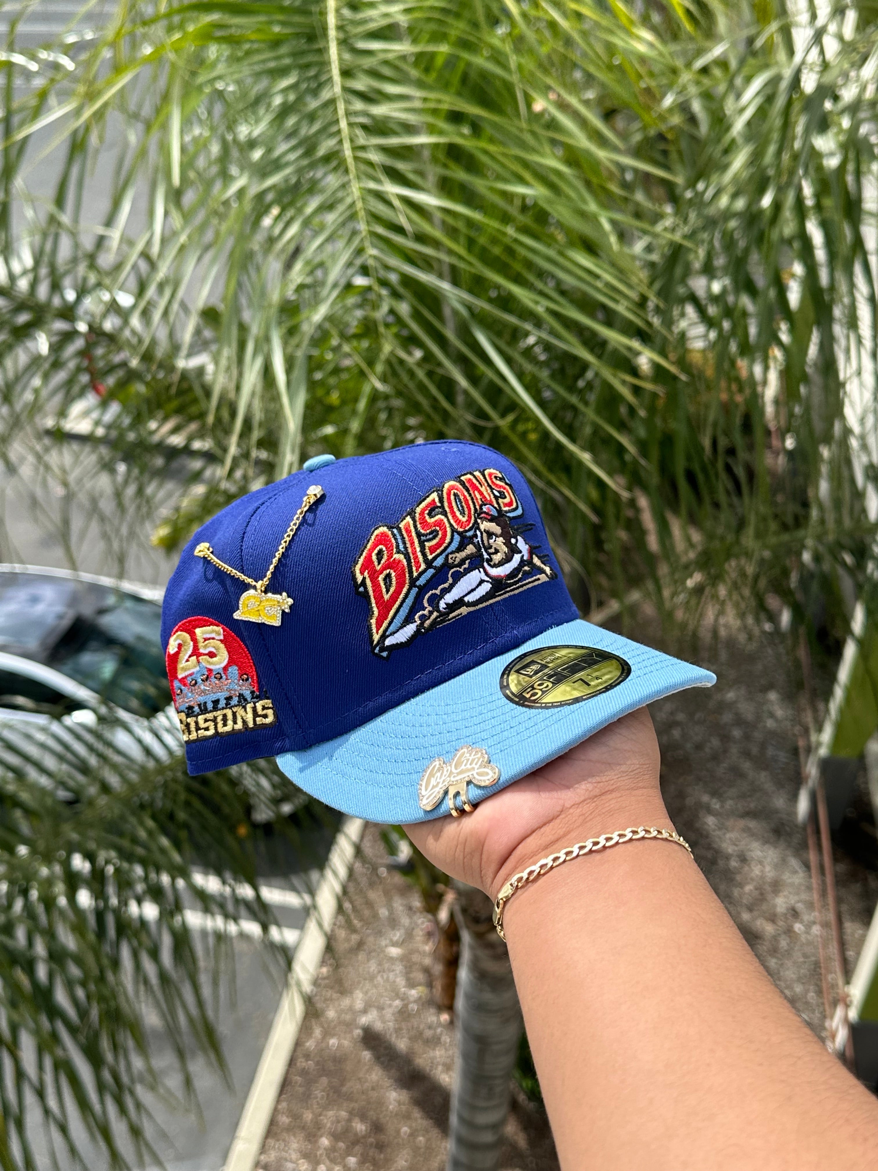 BISONES DE BÚFALO AZUL/AZUL HIELO EXCLUSIVOS 59FIFTY DE NEW ERA CON PARCHE DEL 25 ANIVERSARIO 