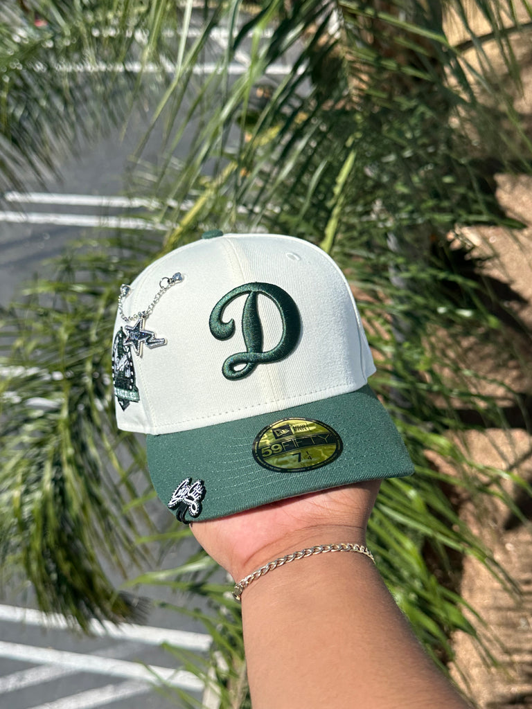 NEW ERA EXCLUSIVE 59FIFTY CHROME WHITE/FOREST GREEN LOS ANGELES DODGERS W/ 60TH ANNIVERSARY SIDE PATCH (GREY UV)