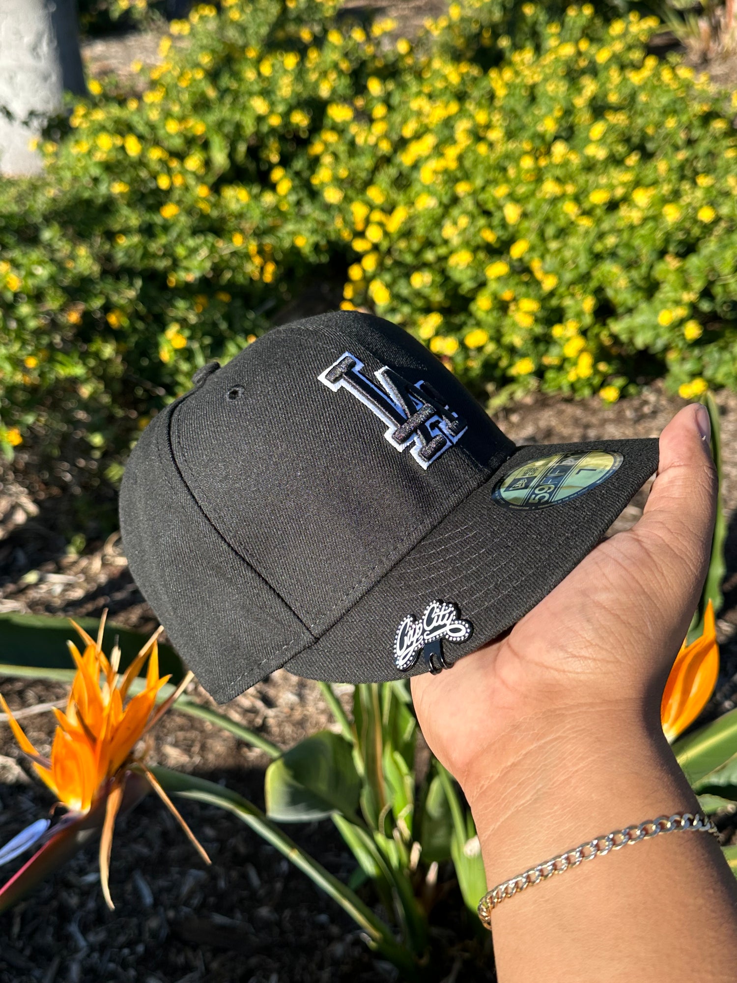 NEW ERA EXCLUSIVE 59FIFTY BLACK LOS ANGELES DODGERS W/ OUTLINE