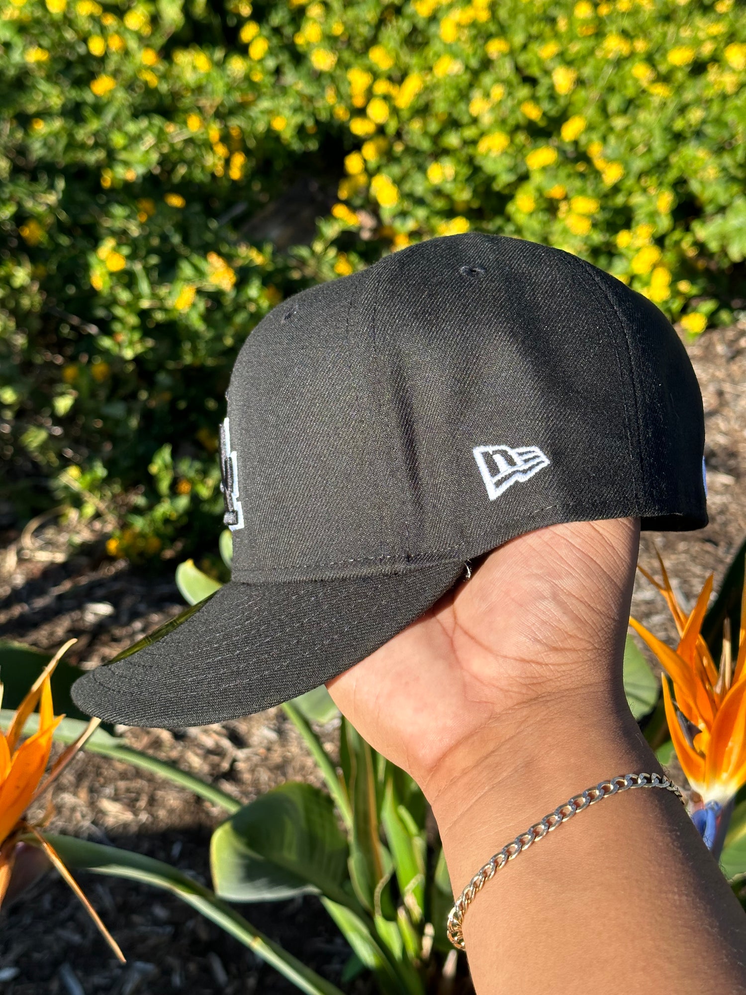 NEW ERA EXCLUSIVE 59FIFTY BLACK LOS ANGELES DODGERS W/ OUTLINE