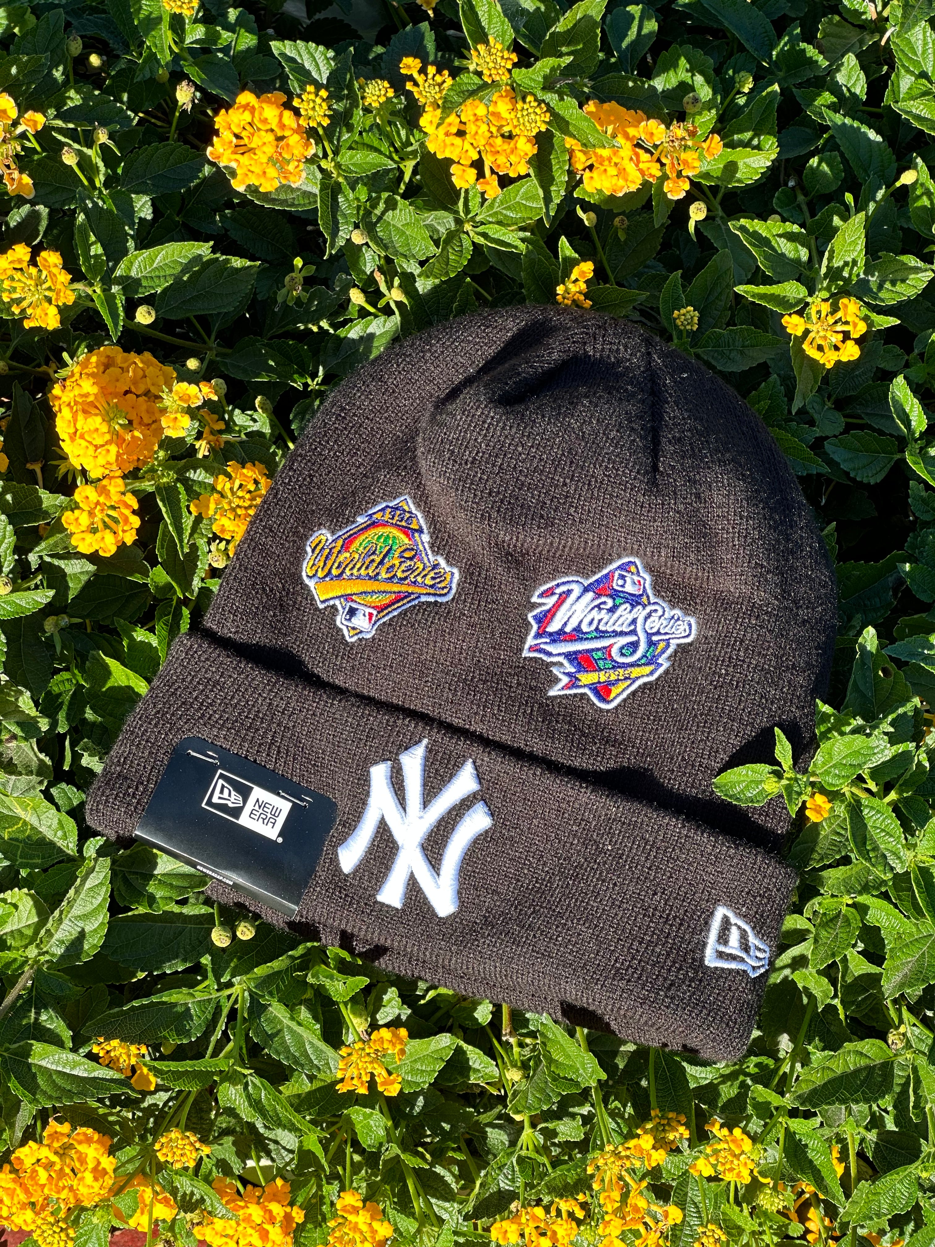 NEW ERA EXCLUSIVE BLACK PRO-KNIT NEW YORK YANKEES BEANIE W/ WORLD SERIES PATCHES