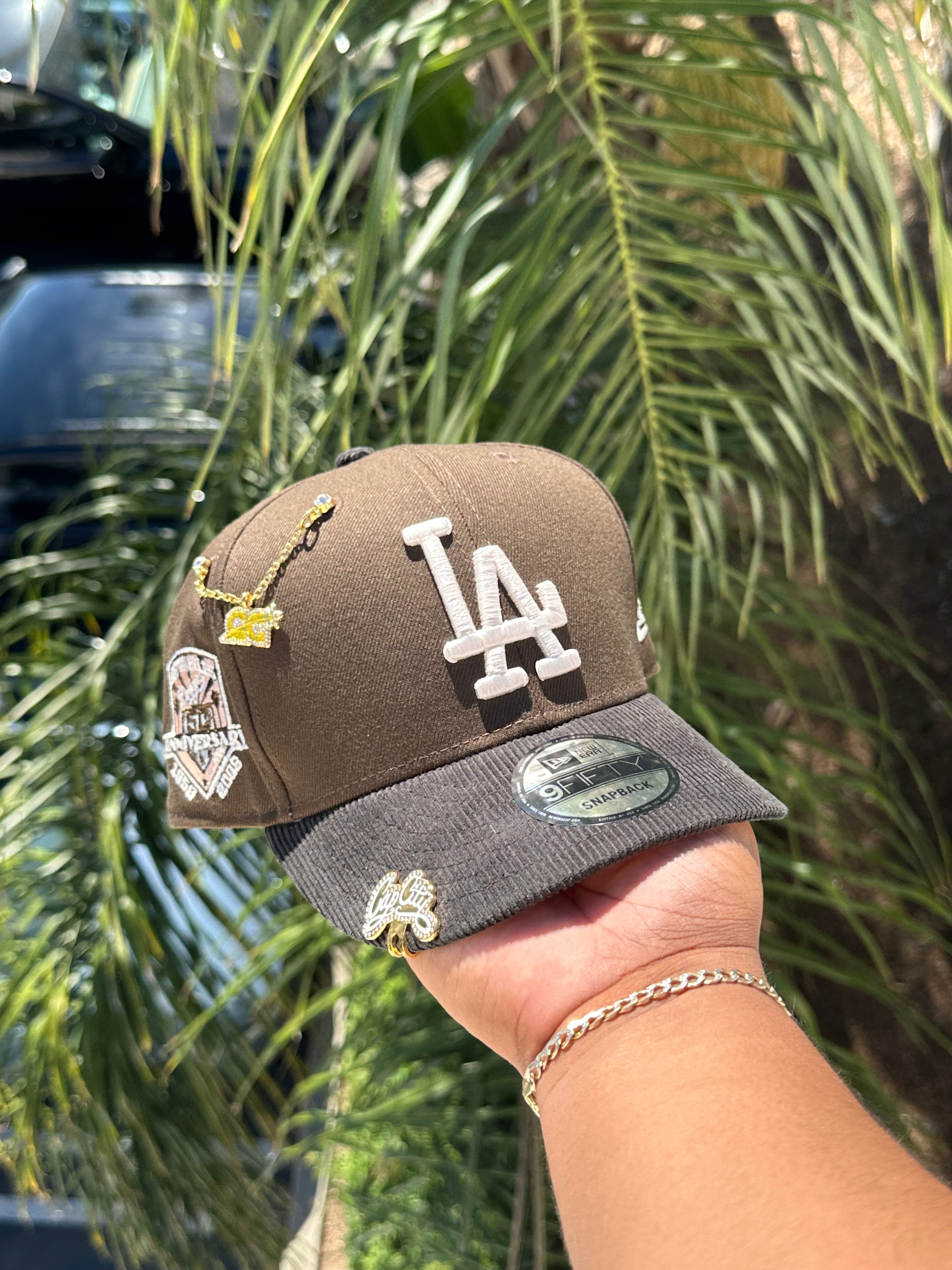 SNAPBACK DE DOS TONOS DE LOS ANGELES DODGERS MOCHA/PANA EXCLUSIVO DE NEW ERA CON PARCHE DEL 50 ANIVERSARIO 