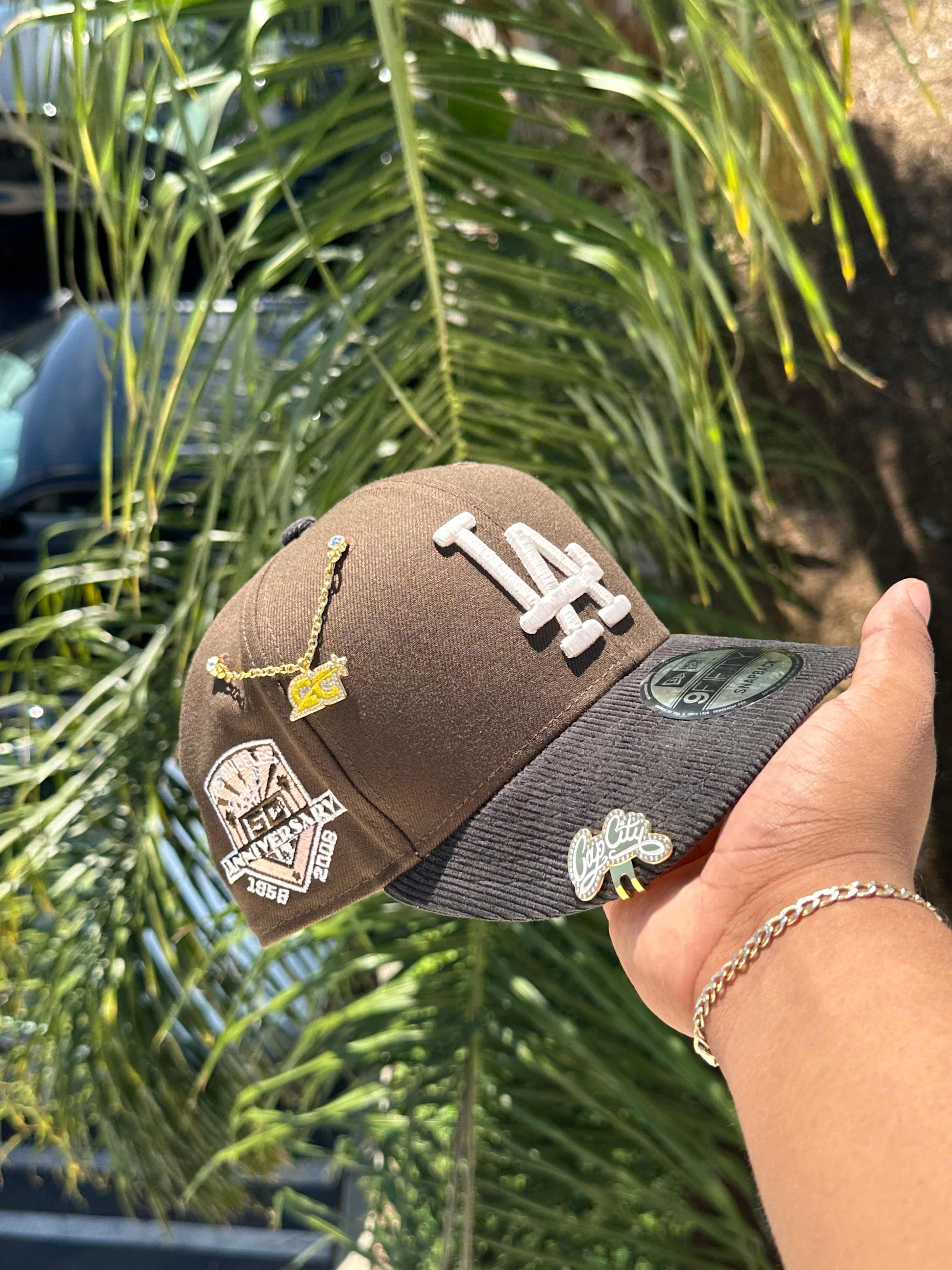 SNAPBACK DE DOS TONOS DE LOS ANGELES DODGERS MOCHA/PANA EXCLUSIVO DE NEW ERA CON PARCHE DEL 50 ANIVERSARIO 