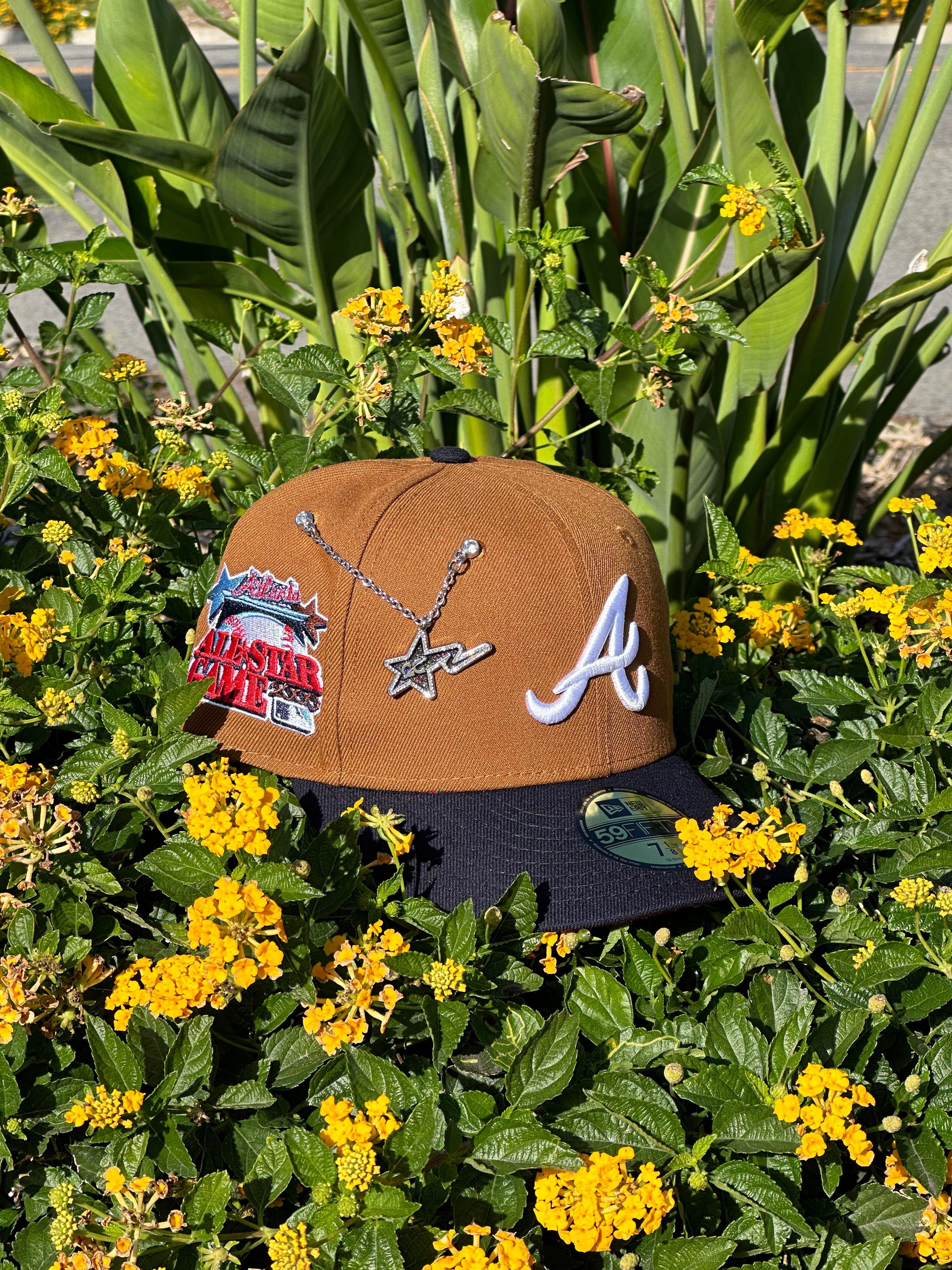 EXCLUSIVO DE NEW ERA 59FIFTY KHAKI/NAVY ATLANTA BRAVES CON PARCHE LATERAL DEL JUEGO ALL STAR 2000 