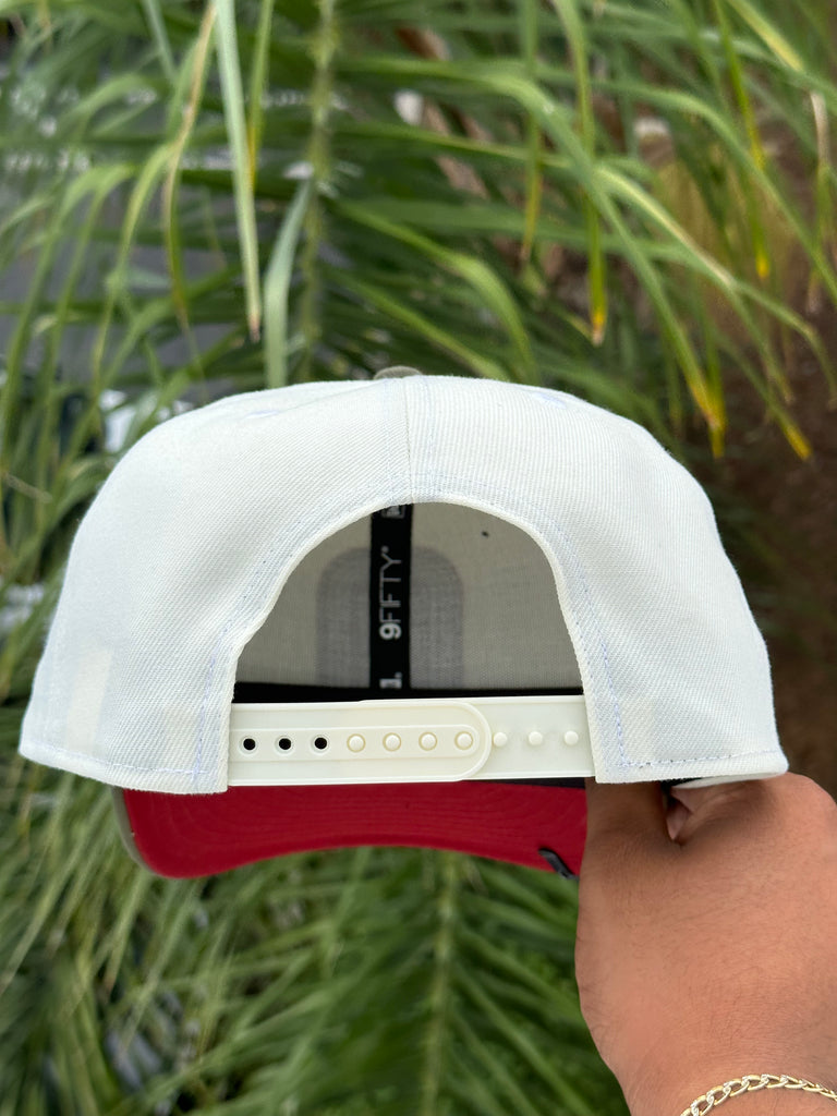 NEW ERA EXCLUSIVE 9FIFTY CHROME WHITE/OLIVE MEXICO 2TONE SNAPBACK W/ AZTEC SIDEPATCH (MAROON RED UV)