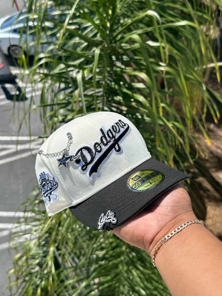 NEW ERA EXCLUSIVE 59FIFTY CHROME WHITE/BLACK LOS ANGELES DODGERS SCRIPT W/ 100TH ANNIVERSARY PATCH (GREY UV) VERY LIMITED