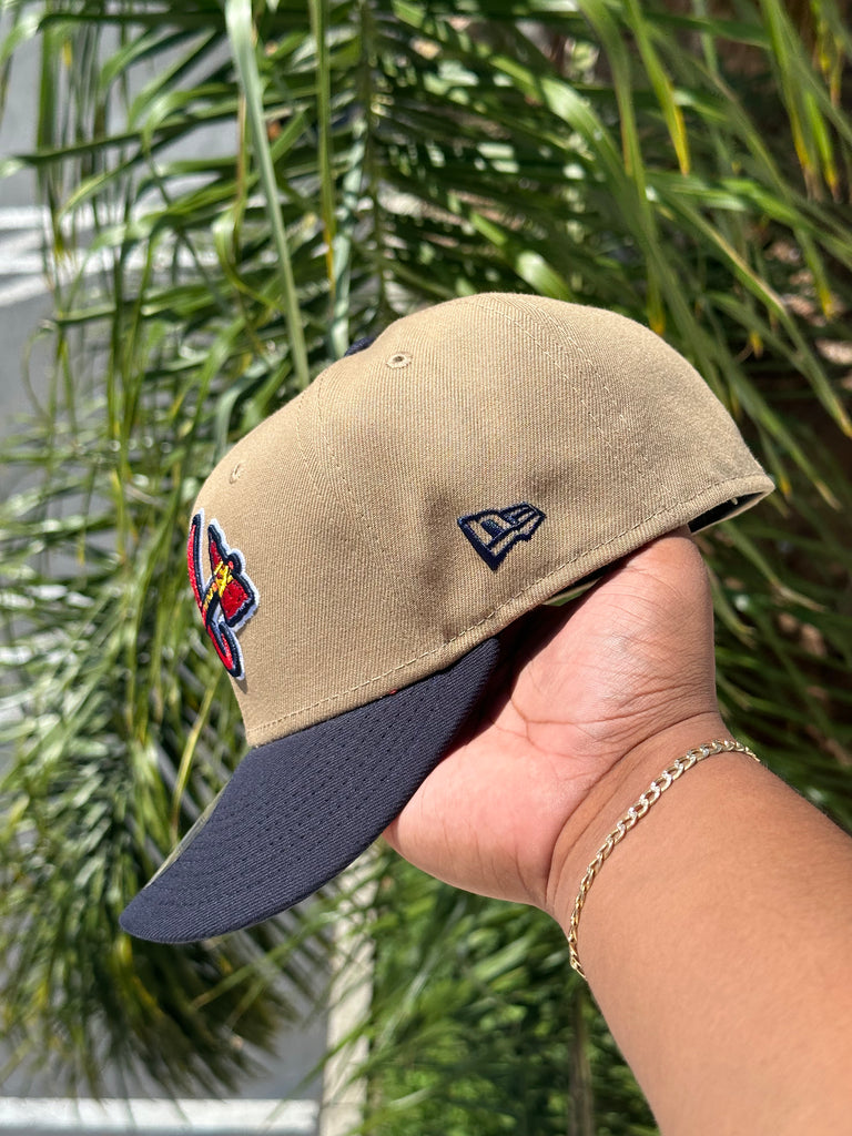 NEW ERA EXCLUSIVE 59FIFTY KHAKI/NAVY ATLANTA BRAVES W/ 1999 WORLD SERIES SIDE PATCH (RED UV) VERY LIMITED