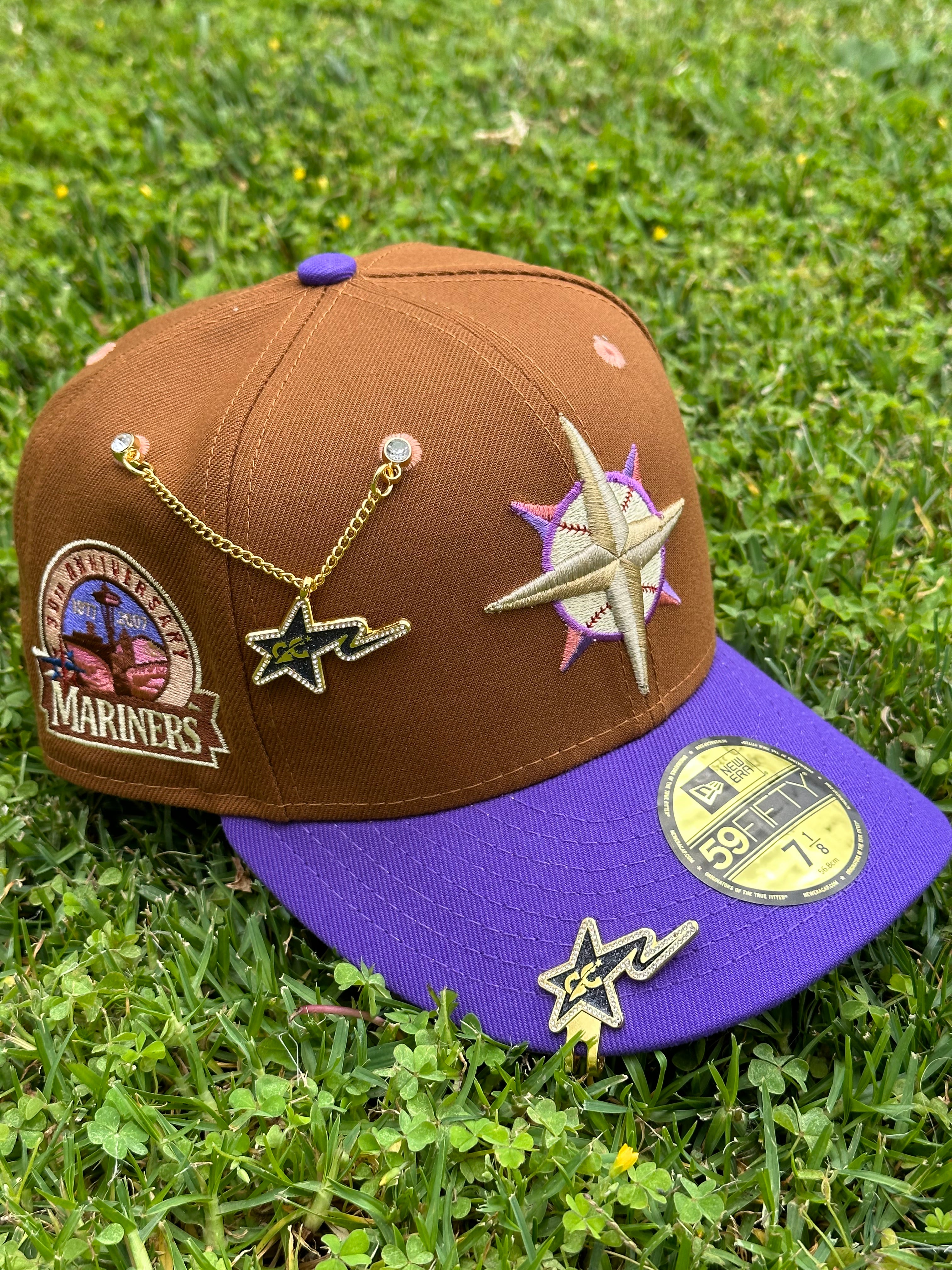 EXCLUSIVO DE NEW ERA 59FIFTY KHAKI/PURPLE SEATTLE MARINERS CON PARCHE DEL 30 ANIVERSARIO 